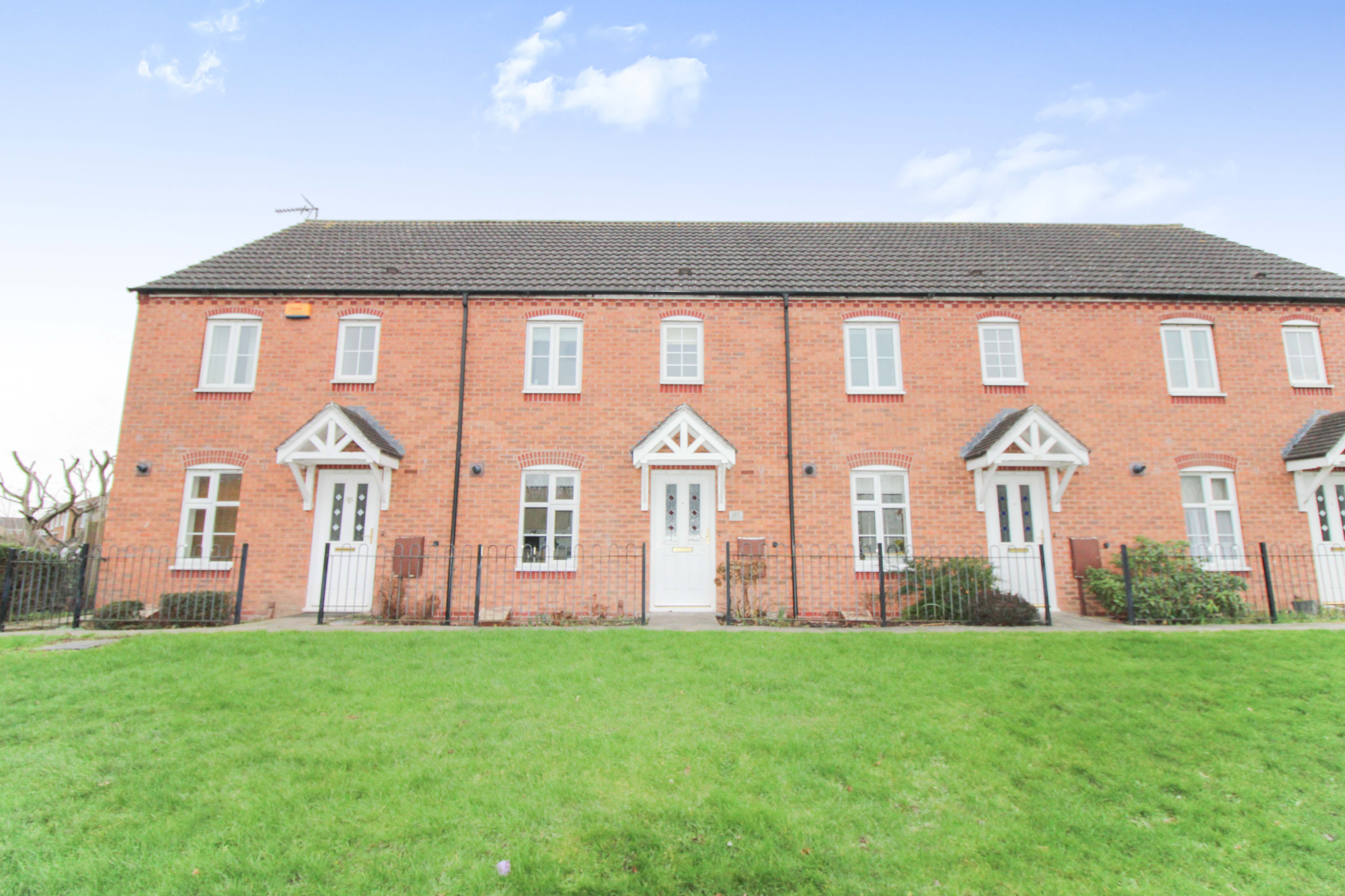 3 bedroom Terraced House Darwin Crescent, LE11 Property Search Strike