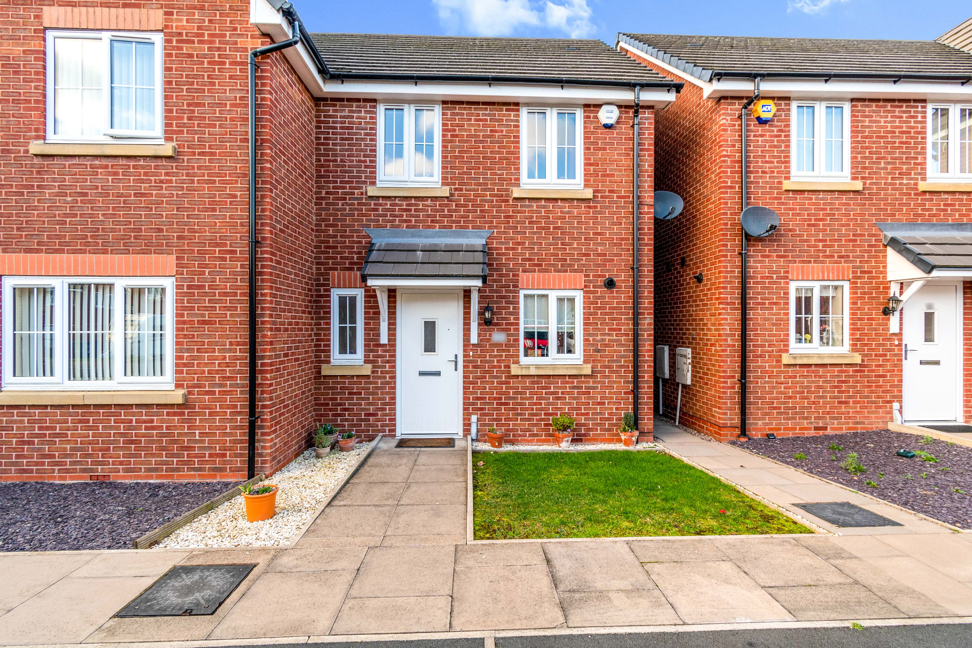 2 bedroom Semidetached House New Croft Drive, WV13 Property Search