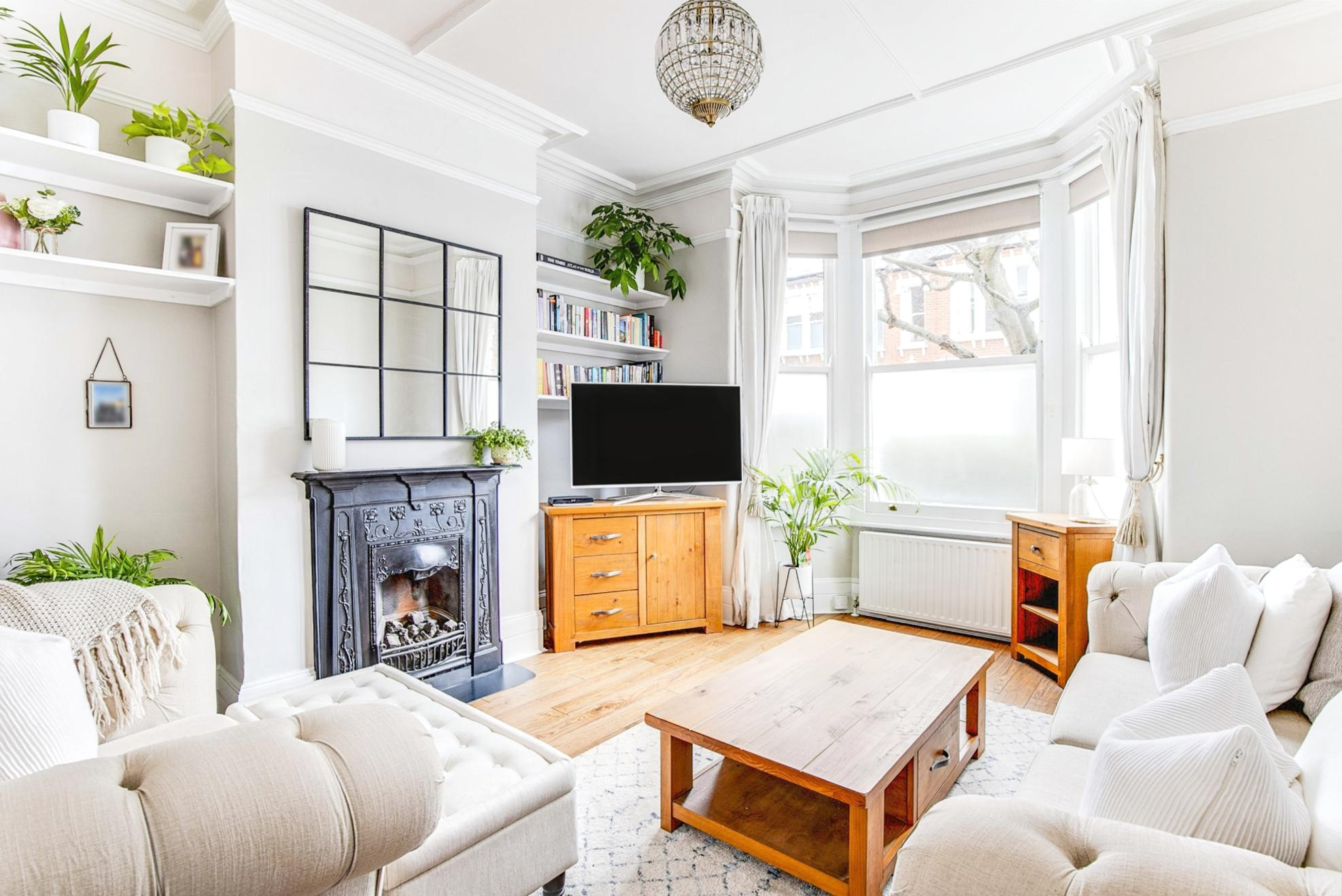 2 bedroom Flat Gosberton Road, SW12 Property Search Strike