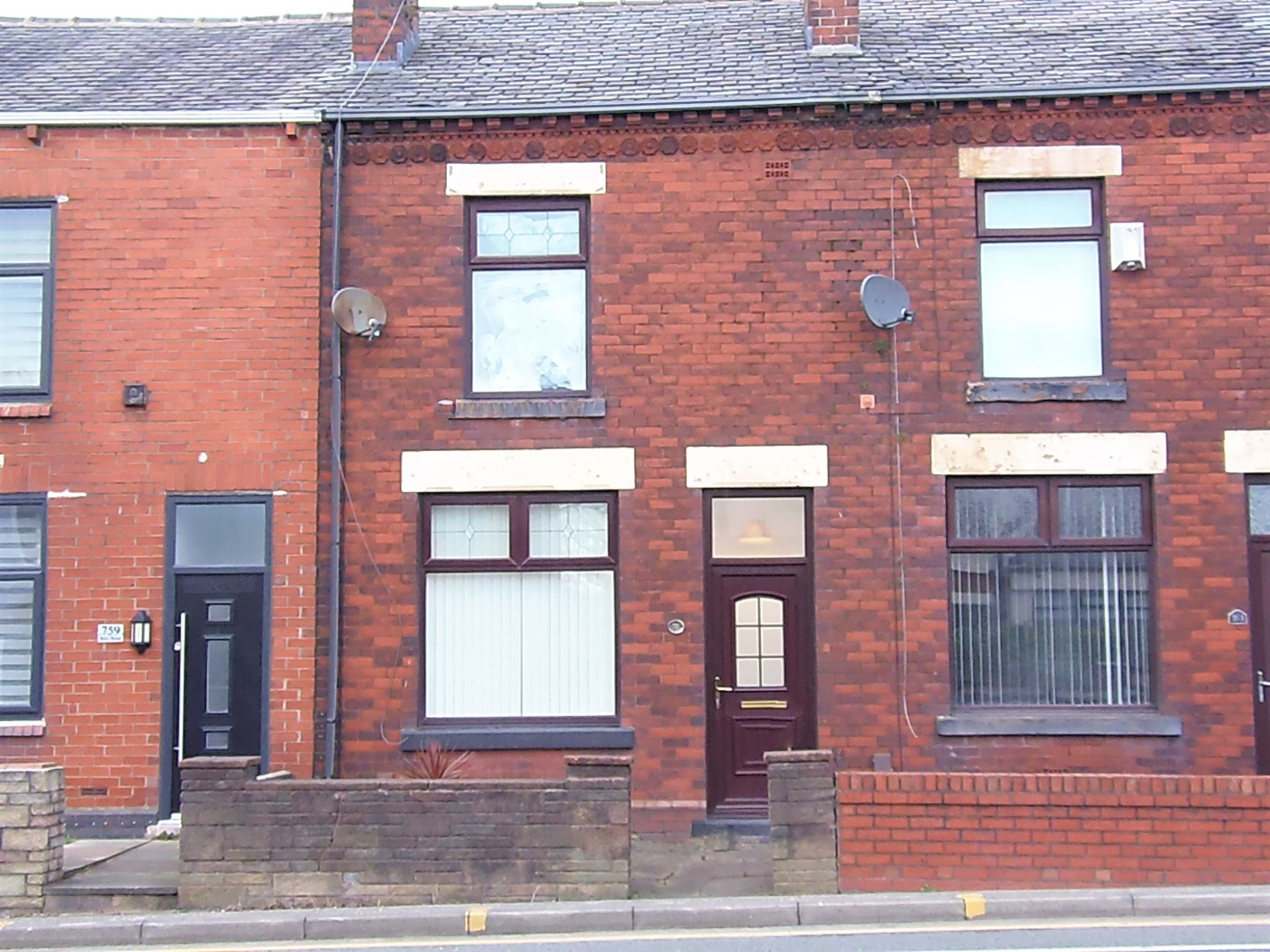 2 bedroom Terraced House Bury Road, BL2 Property Search Strike