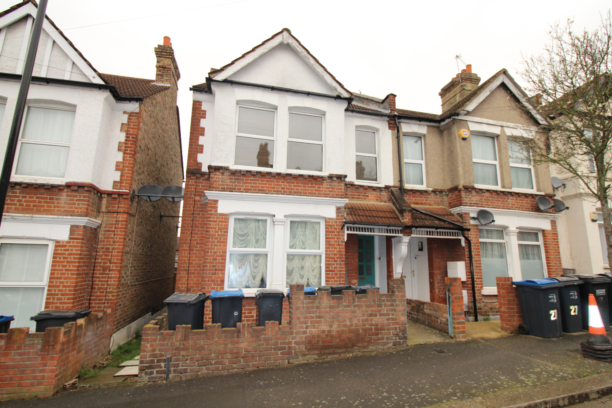 2 bedroom Flat Lenham Road, CR7 Property Search Strike