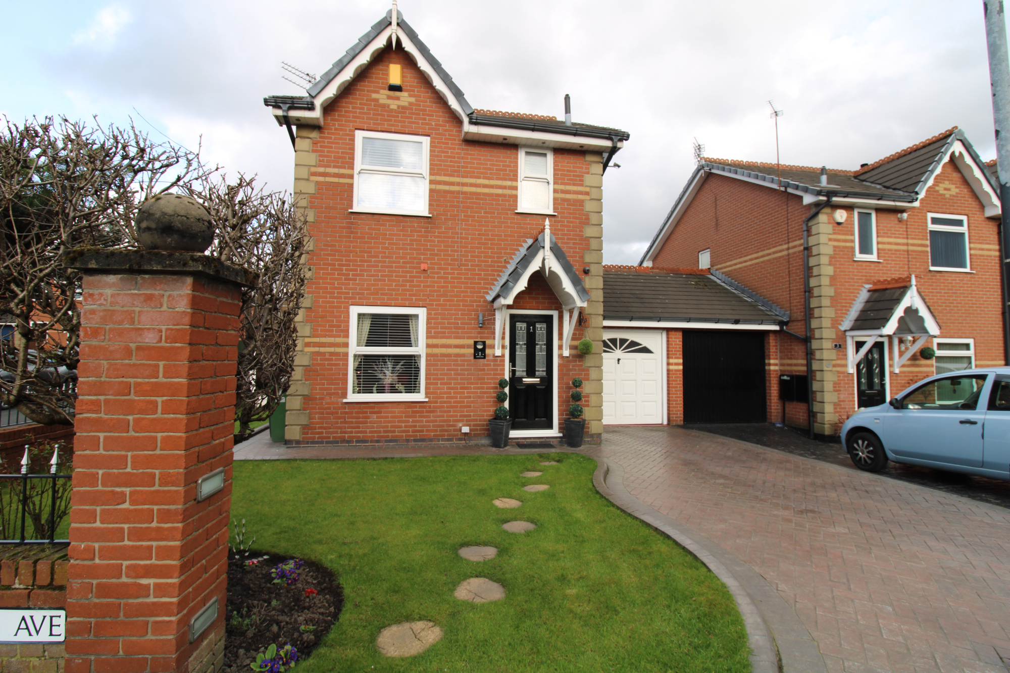 3 bedroom LinkDetached House Asquith Avenue, SK16 Property Search