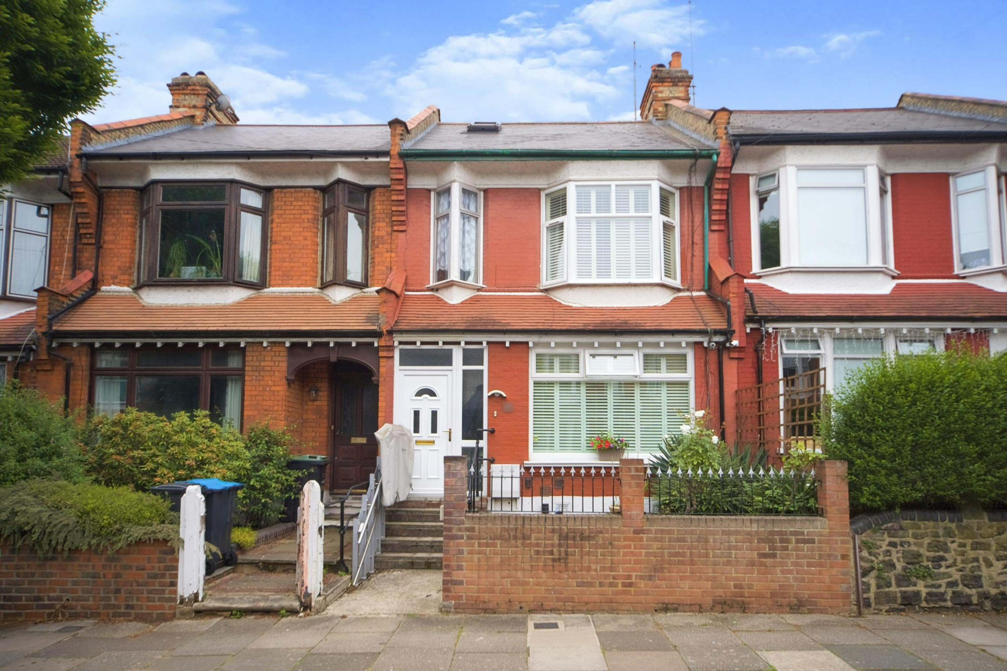 4 bedroom Terraced House Ollerton Road, N11 Property Search Strike