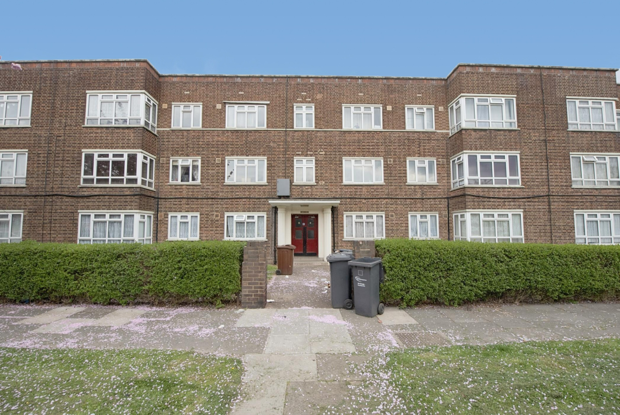 2 bedroom Flat Keir Hardie Way, IG11 Property Search Strike