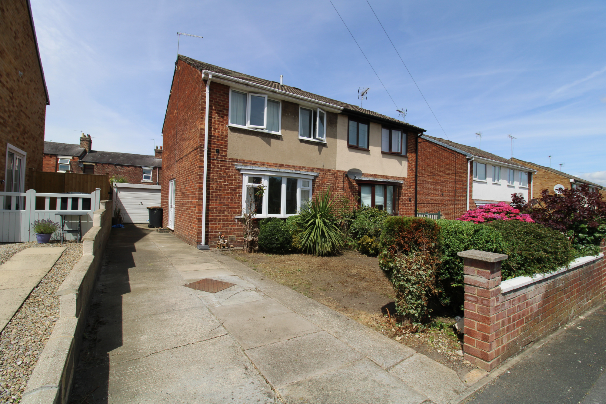3 bedroom Semidetached House Devonshire way, HG1 Property Search Strike