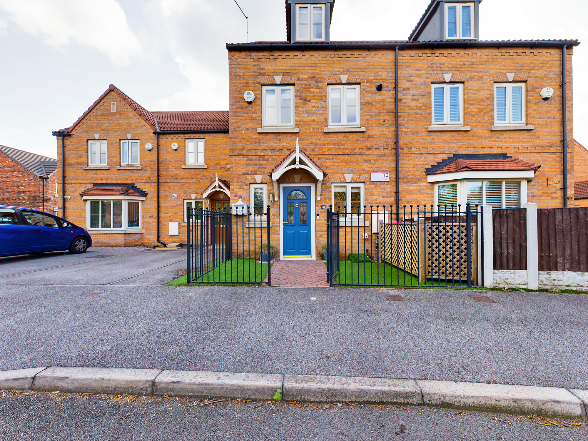 3 bedroom Terraced House Countryside Way, S64 Property Search Strike