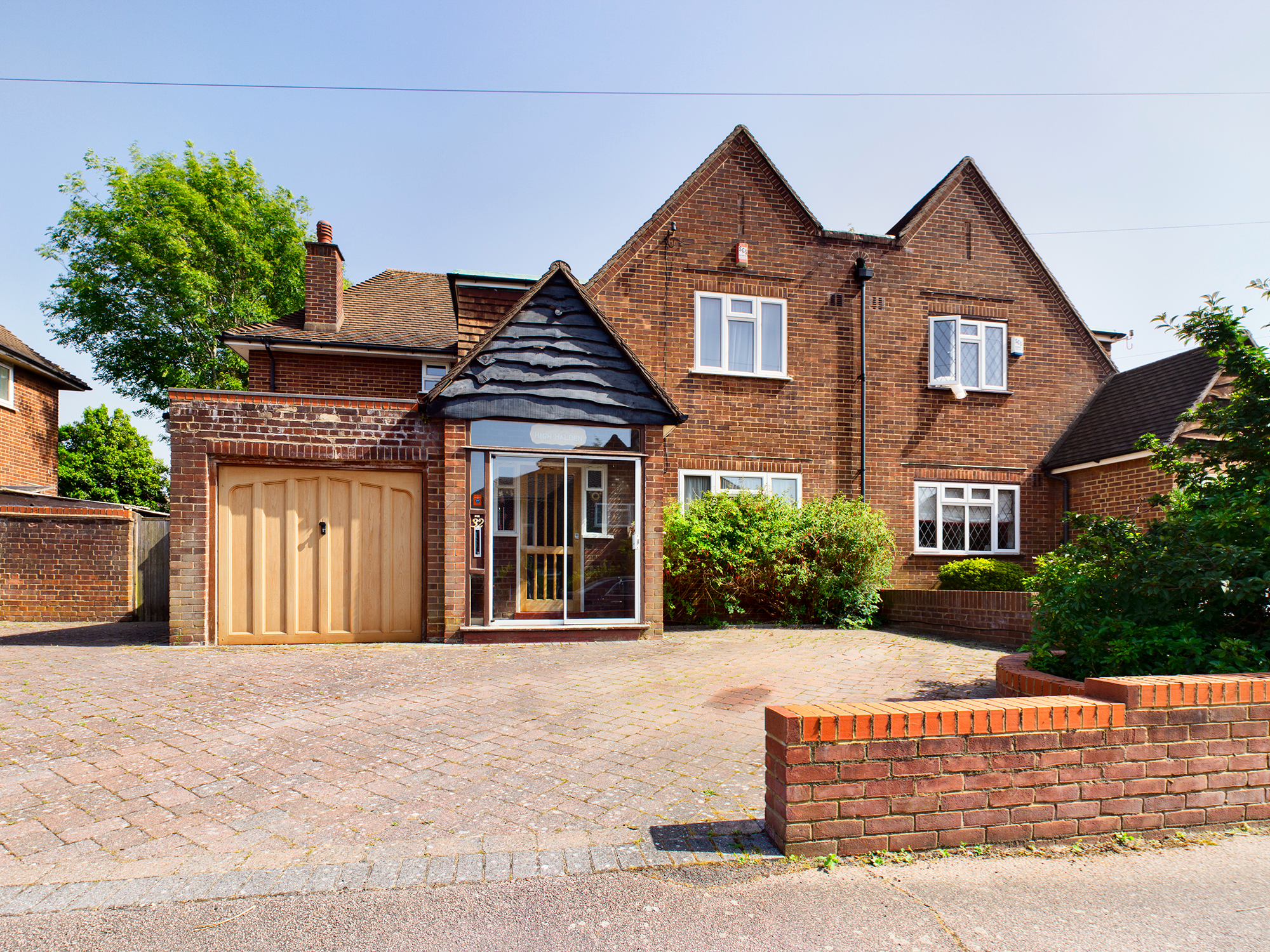 3 bedroom Semidetached House Hever Croft, SE9 Property Search Strike