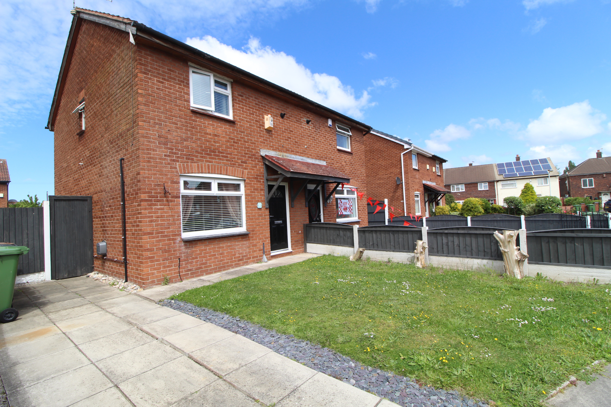 3 bedroom Semidetached House Petersfield Close, L30 Property