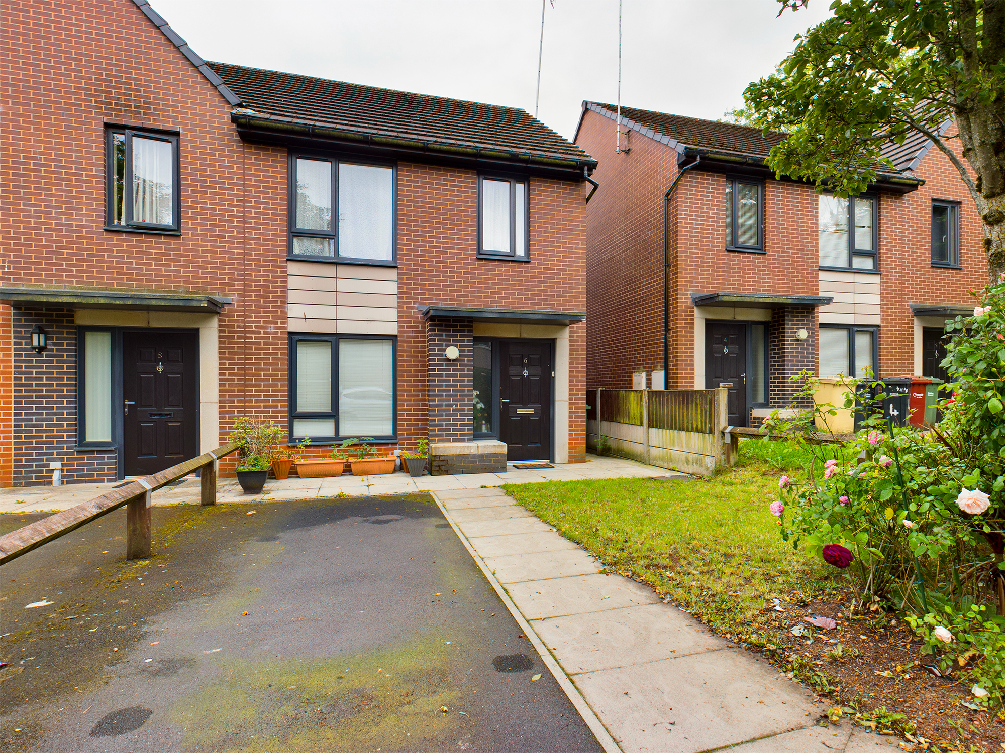 2 bedroom Semidetached House Hayfield Close, BL1 Property Search