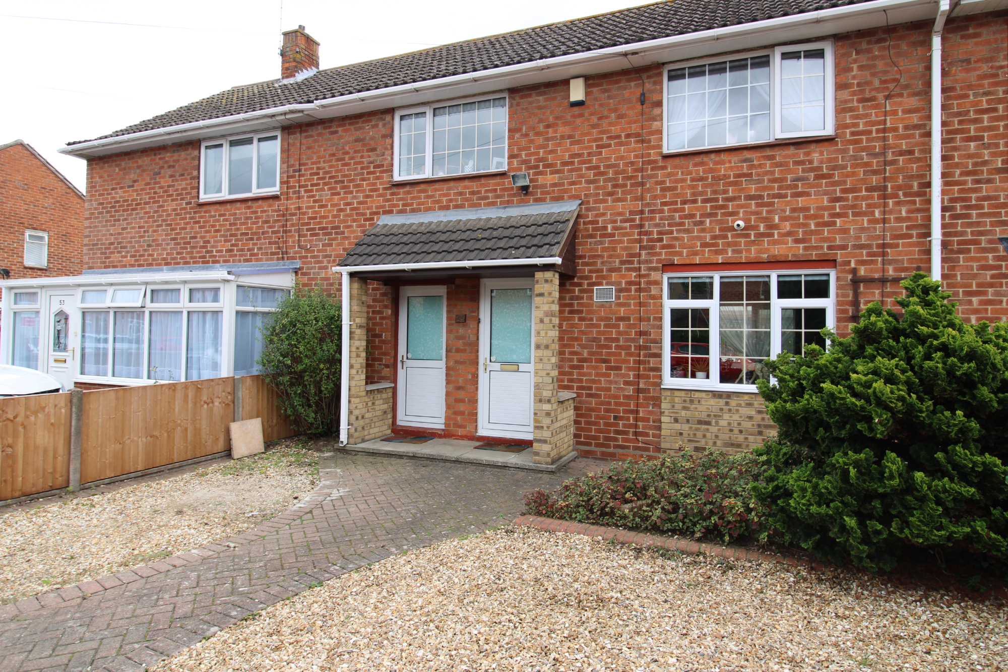 3 bedroom Terraced House Larchwood Crescent, LN6 Property Search