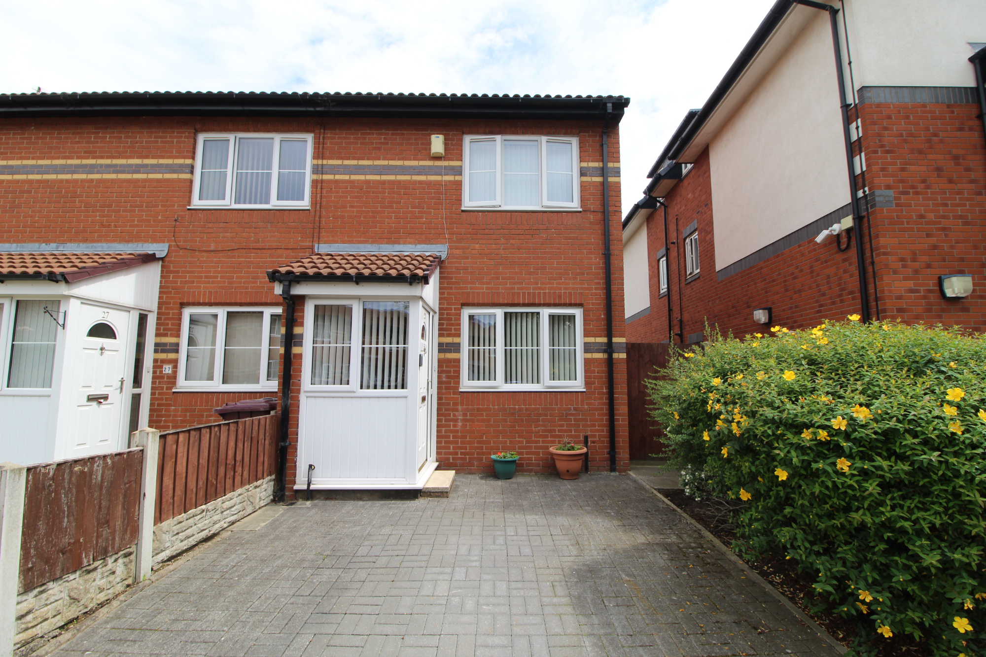 1 bedroom Terraced House Wetherby Court, L36 Property Search Strike
