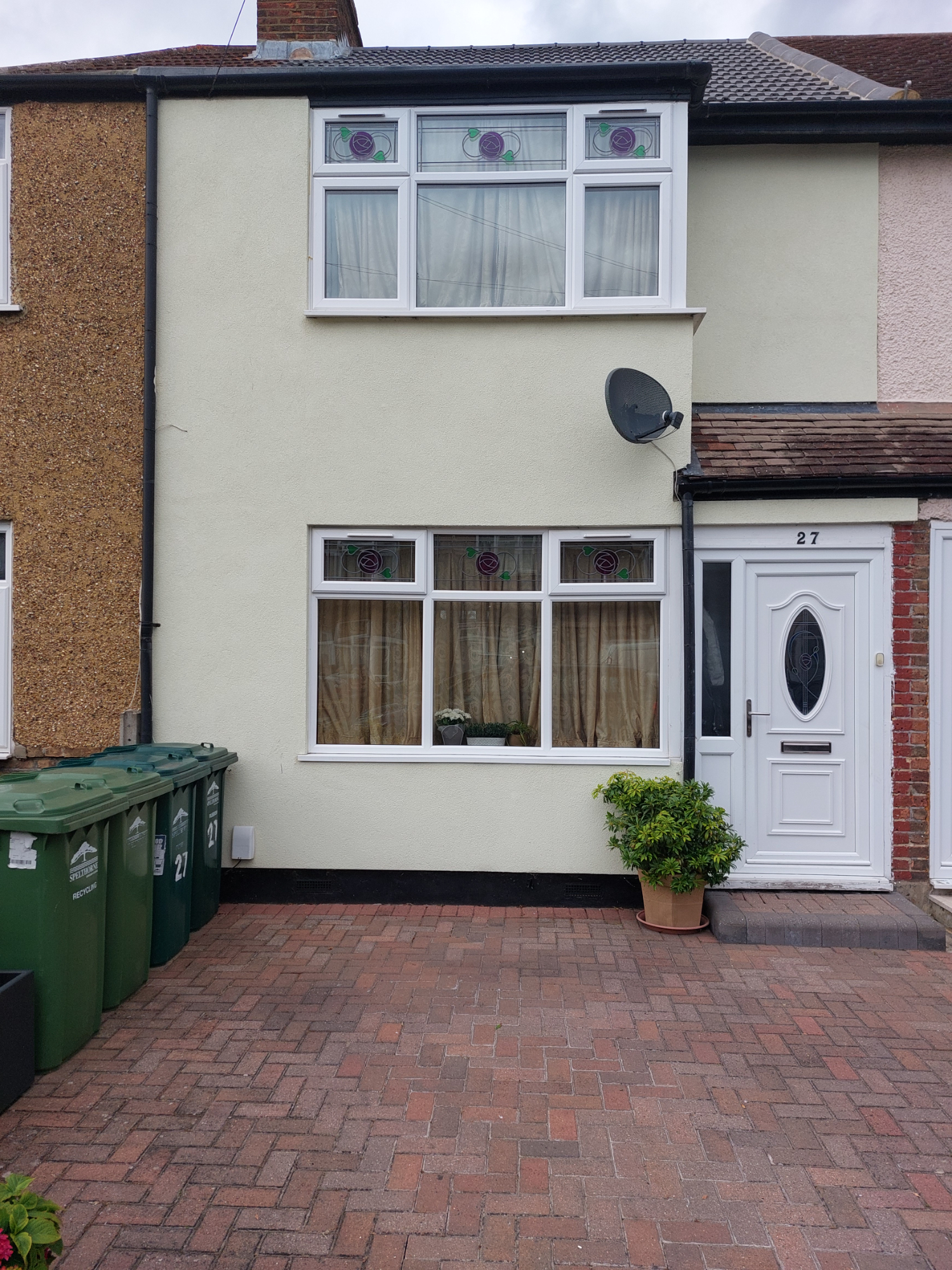 3 bedroom Terraced House Cranford Avenue, TW19 Property Search Strike