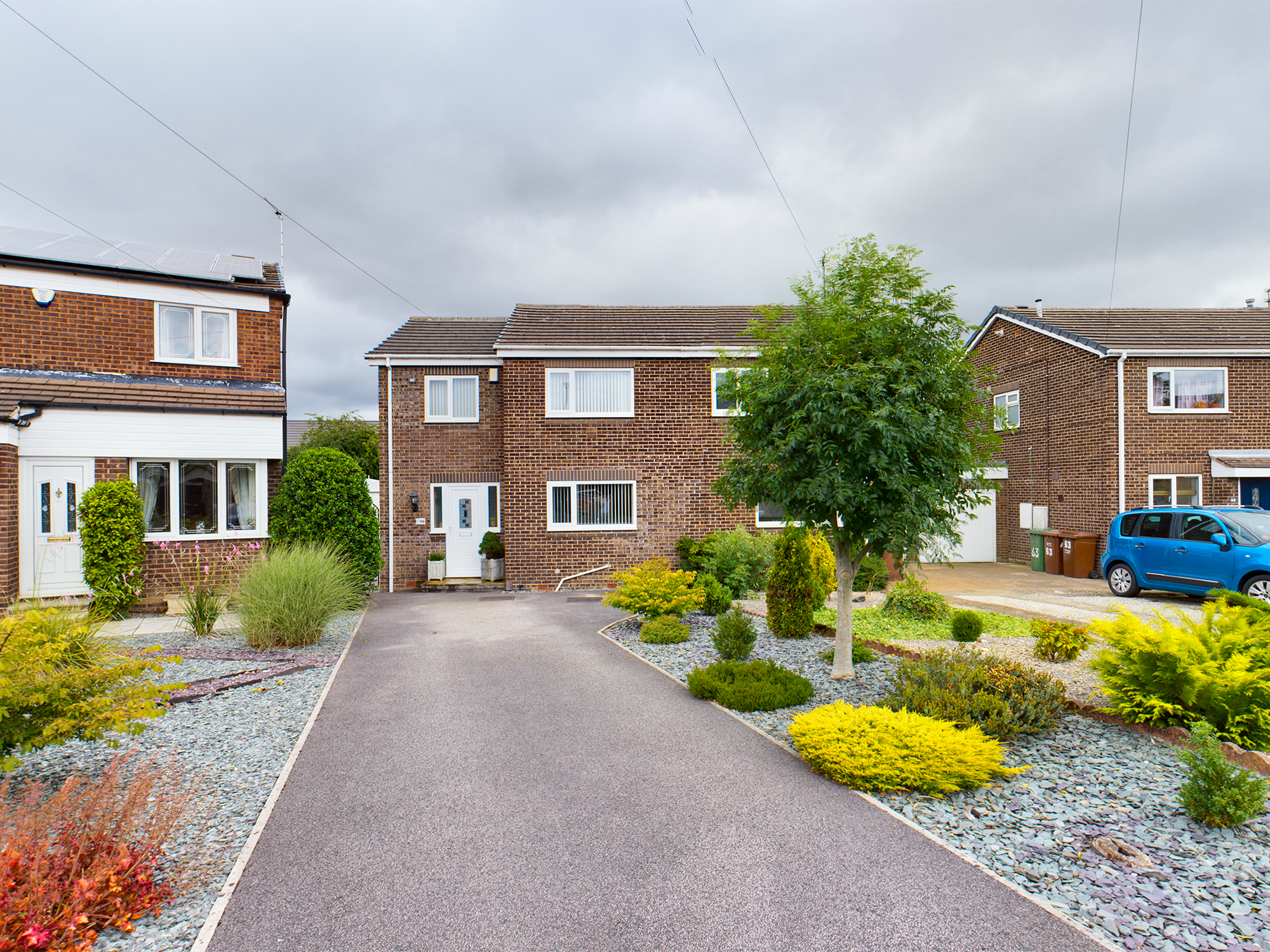 3 bedroom Semidetached House Barnstone Vale, WF1 Property Search