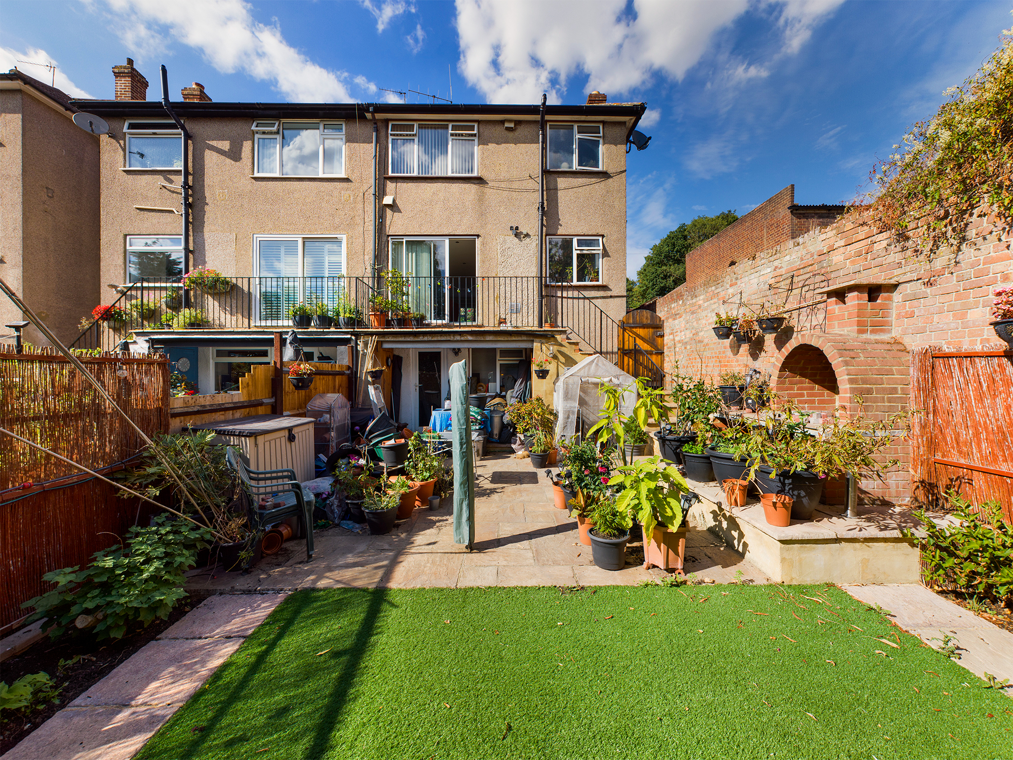 4 bedroom Semidetached House Broom Mead, DA6 Property Search Strike