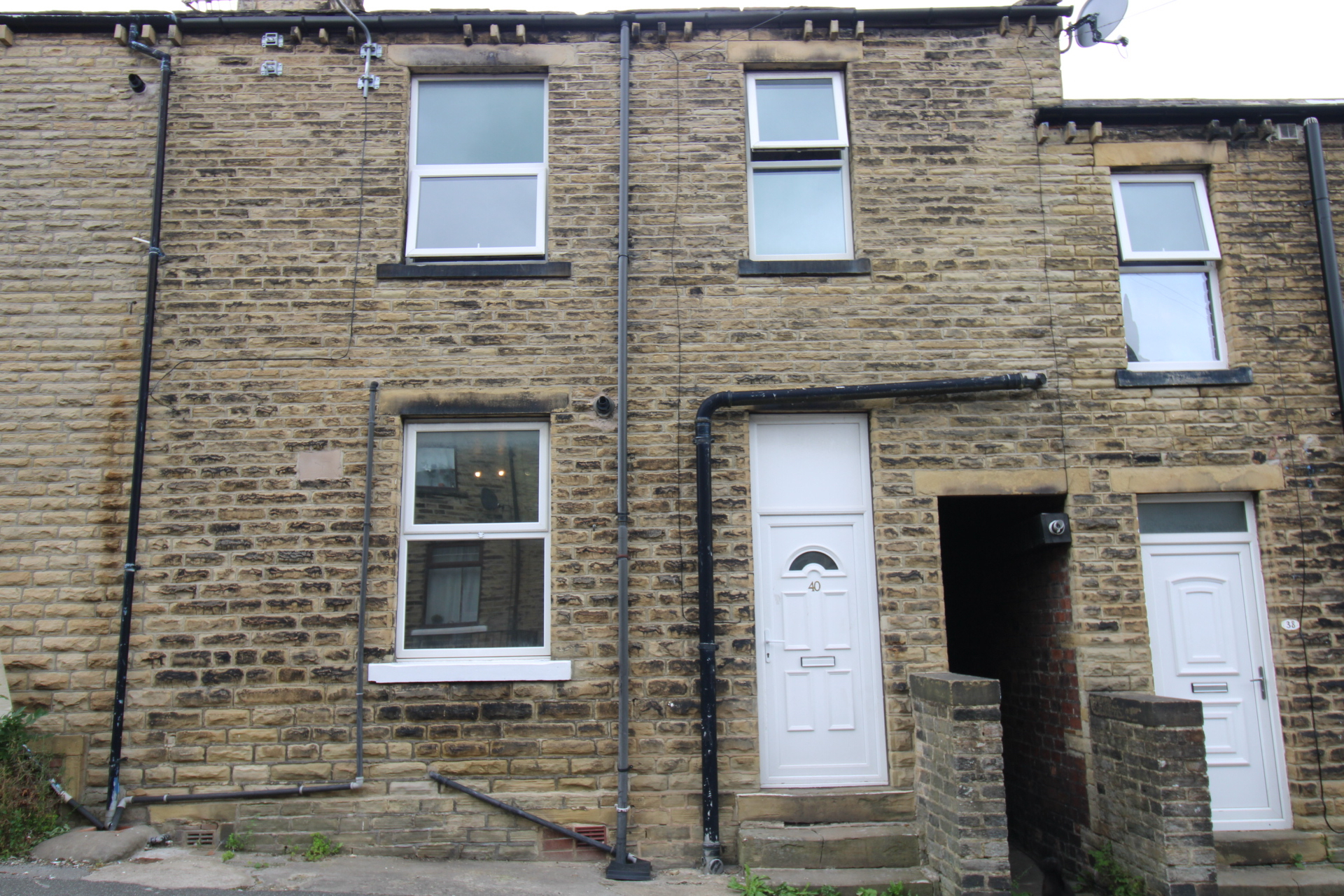 2 bedroom Terraced House South Parade, BD19 Property Search Strike