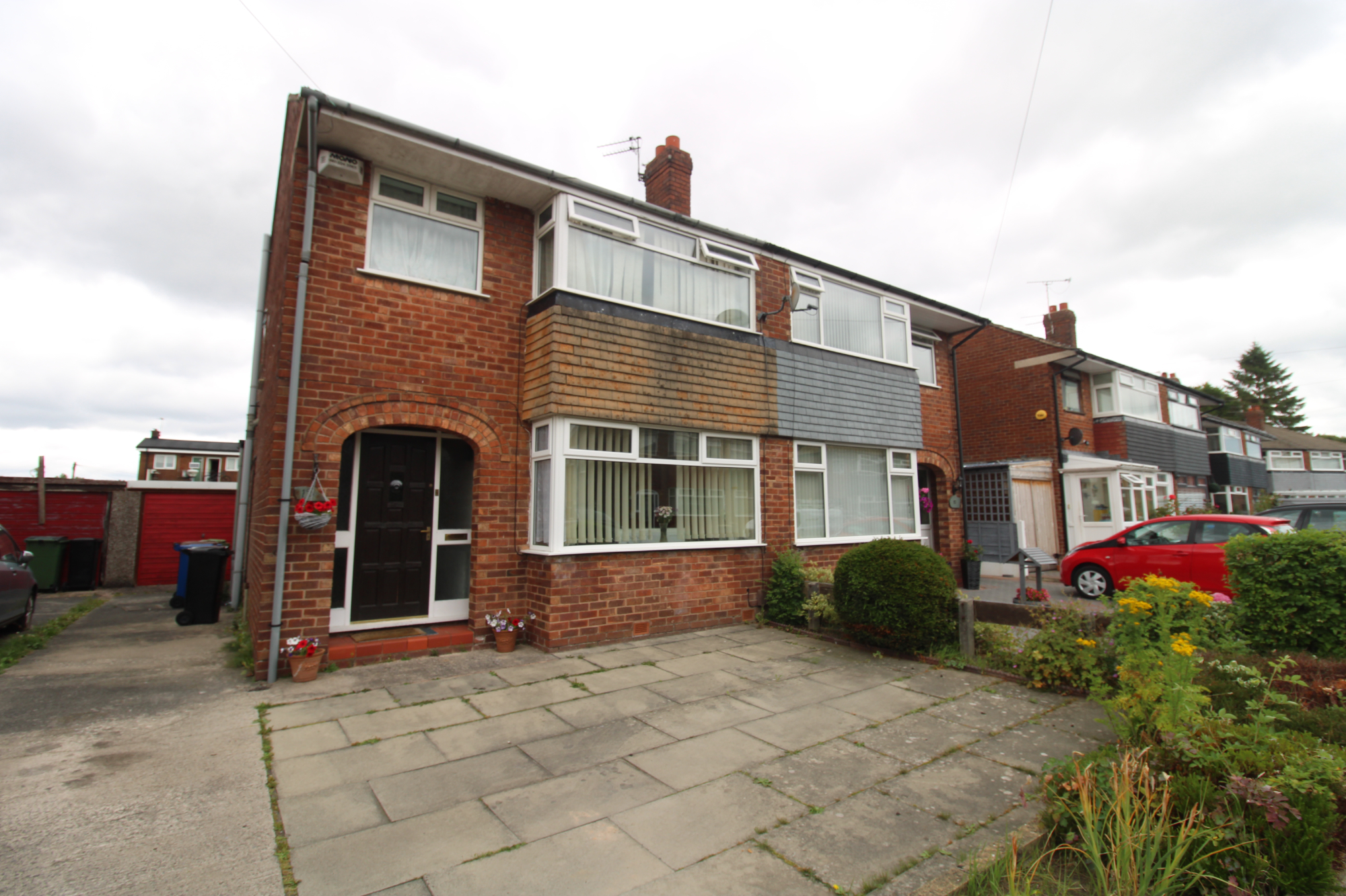 3 bedroom Semidetached House Kilburn Close, SK8 Property Search