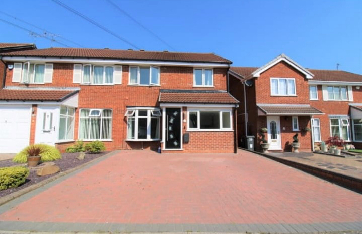 4 bedroom Semidetached House Stanmore Grove, B62 Property Search