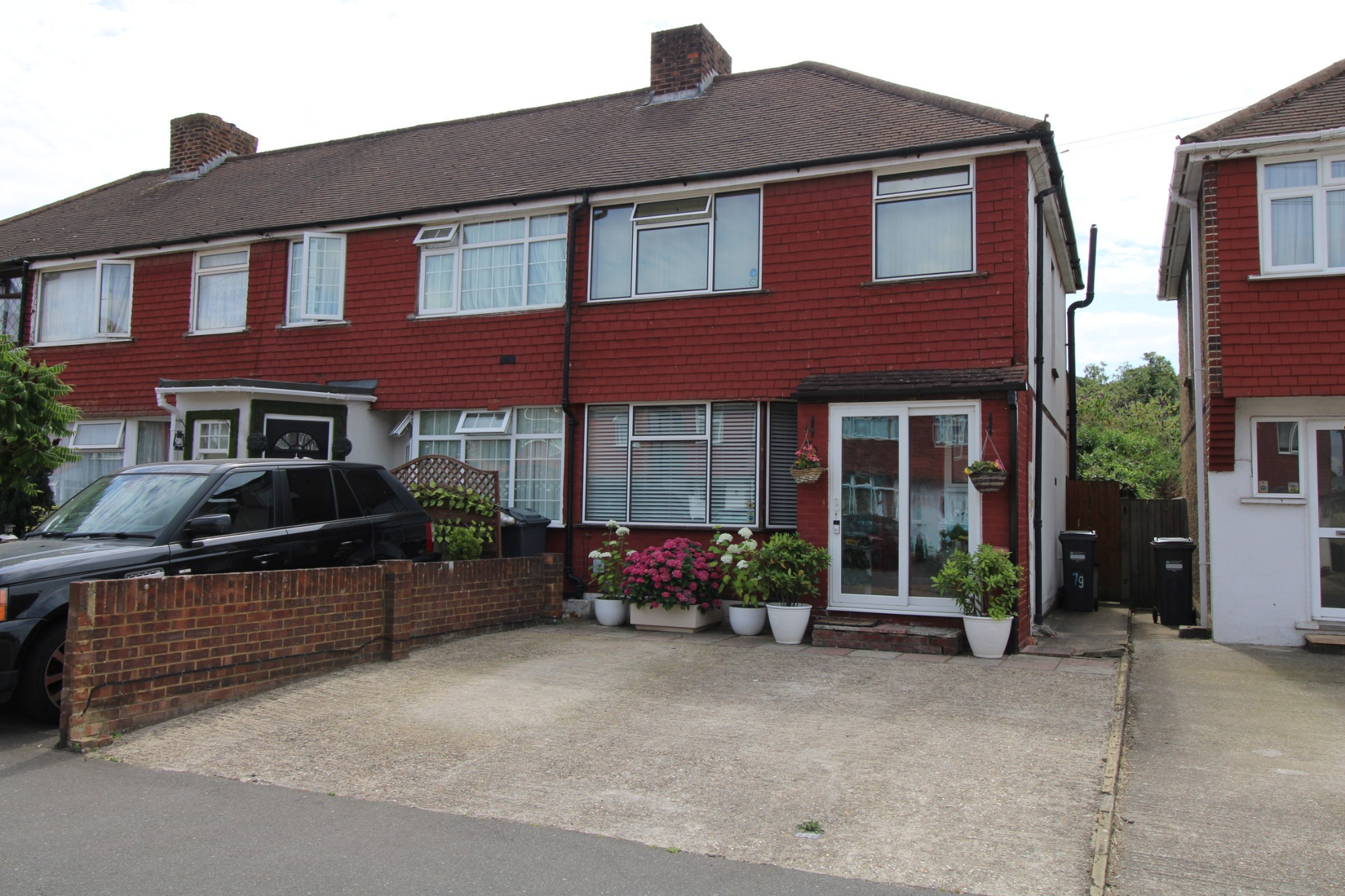 3 bedroom Terraced House Lansbury Avenue, TW14 Property Search Strike