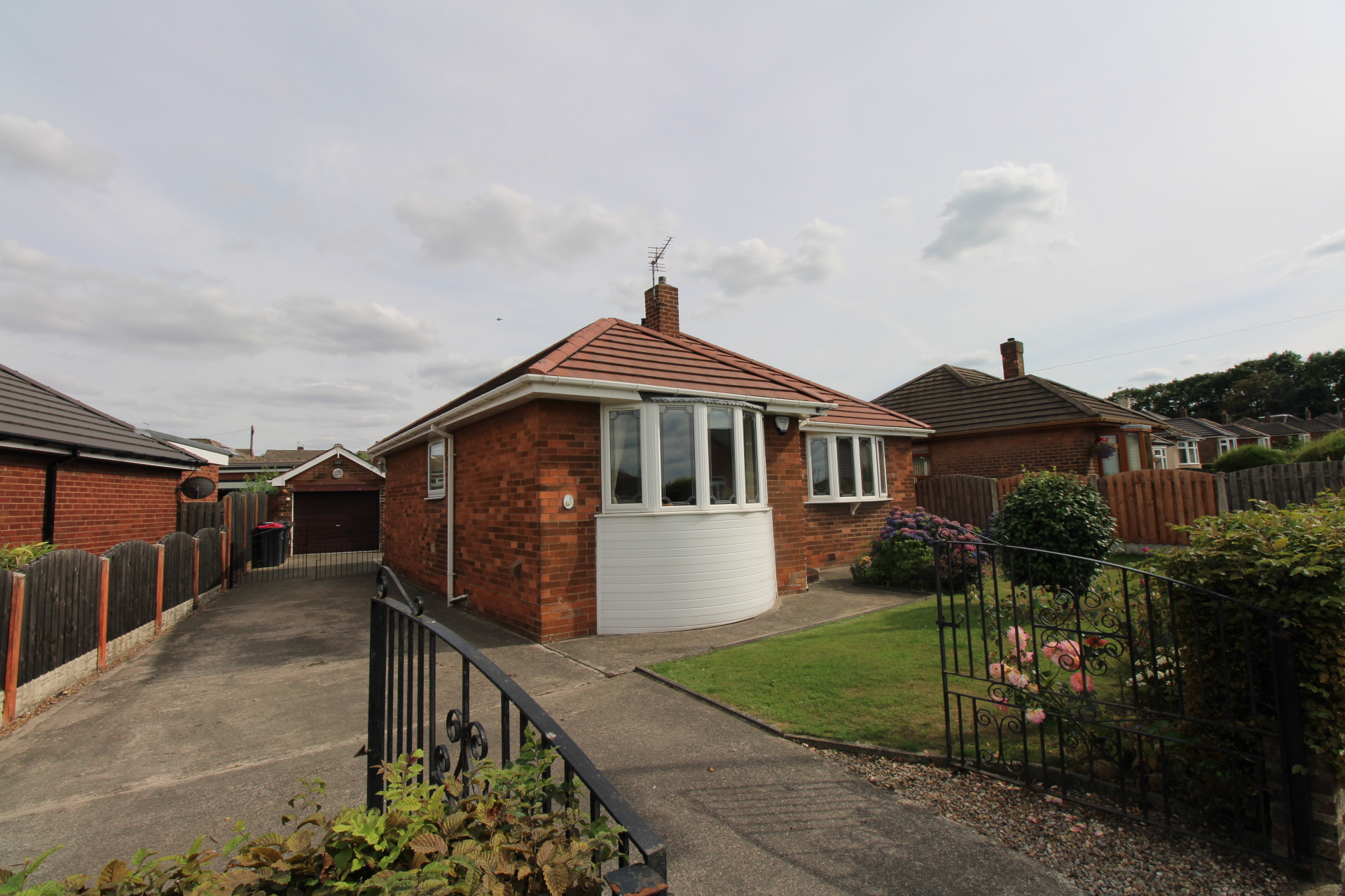 2 bedroom Bungalow Broadway, Brinsworth, S60 Property Search Strike