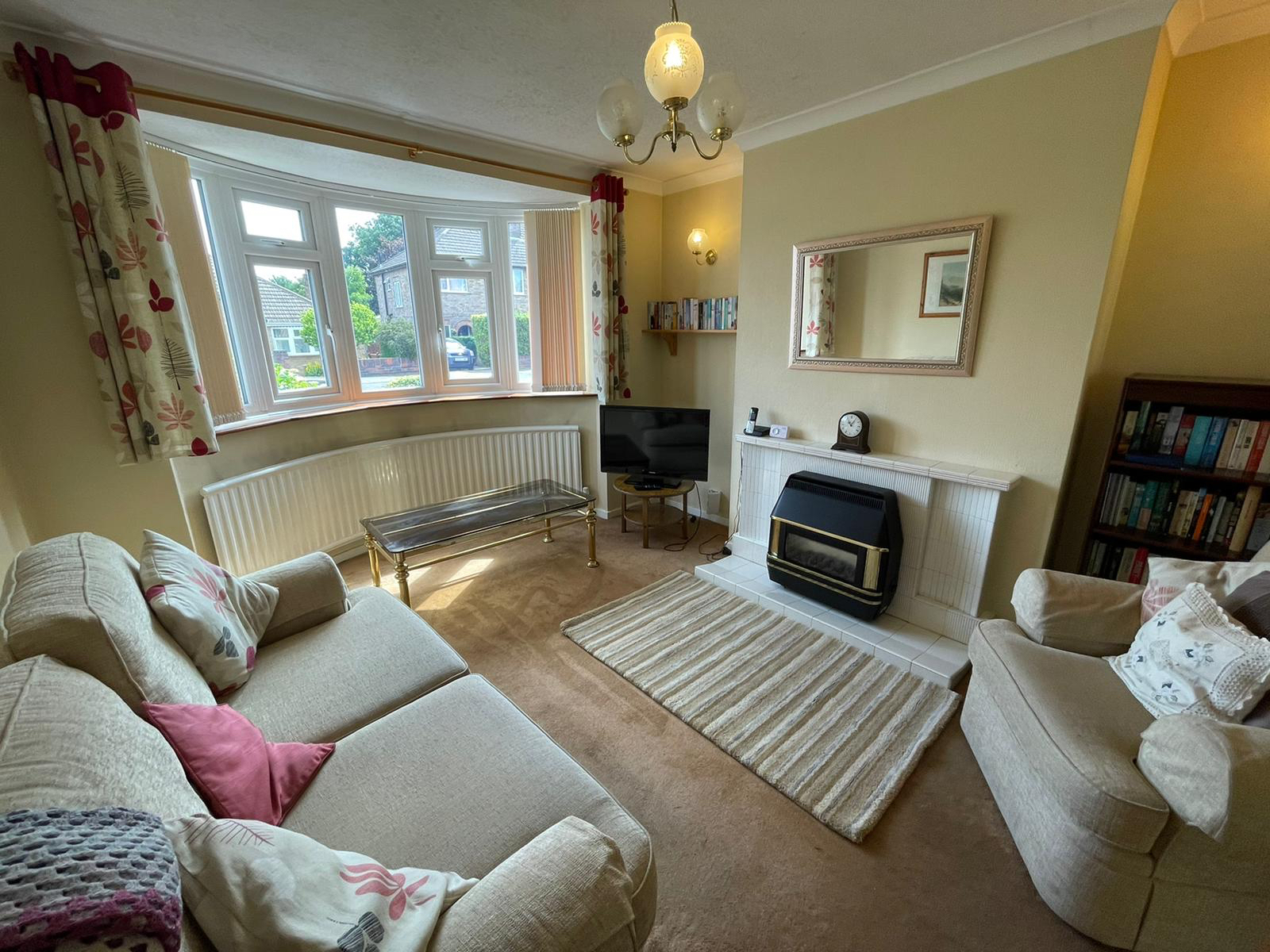 3 bedroom Semidetached House Jean Drive, LE4 Property Search Strike