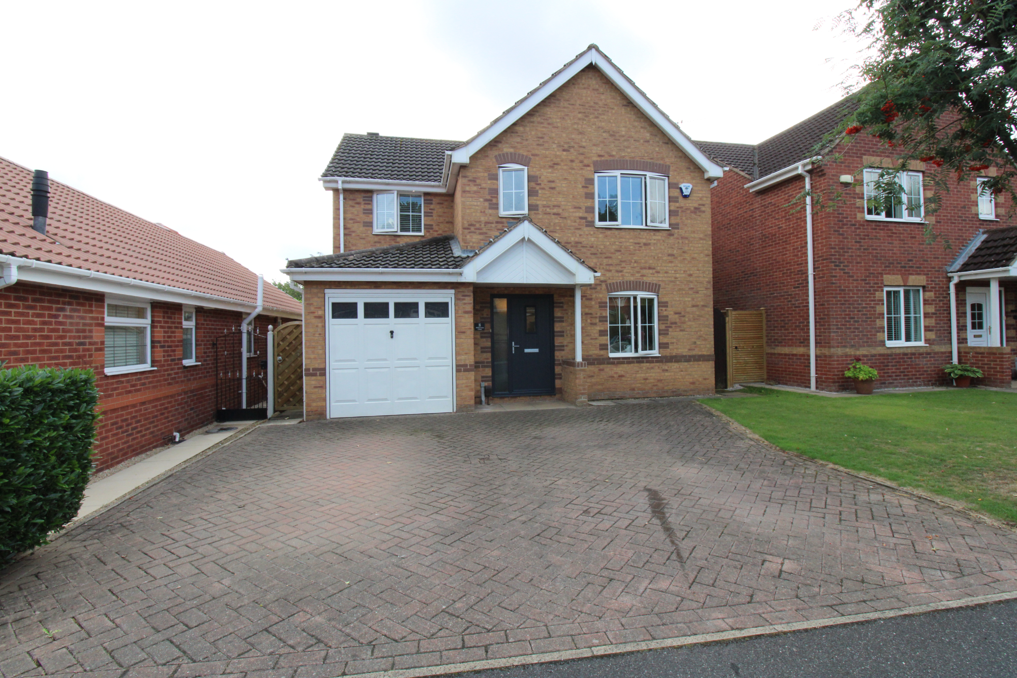 4 bedroom Detached House Millstream Close, DN5 Property Search Strike