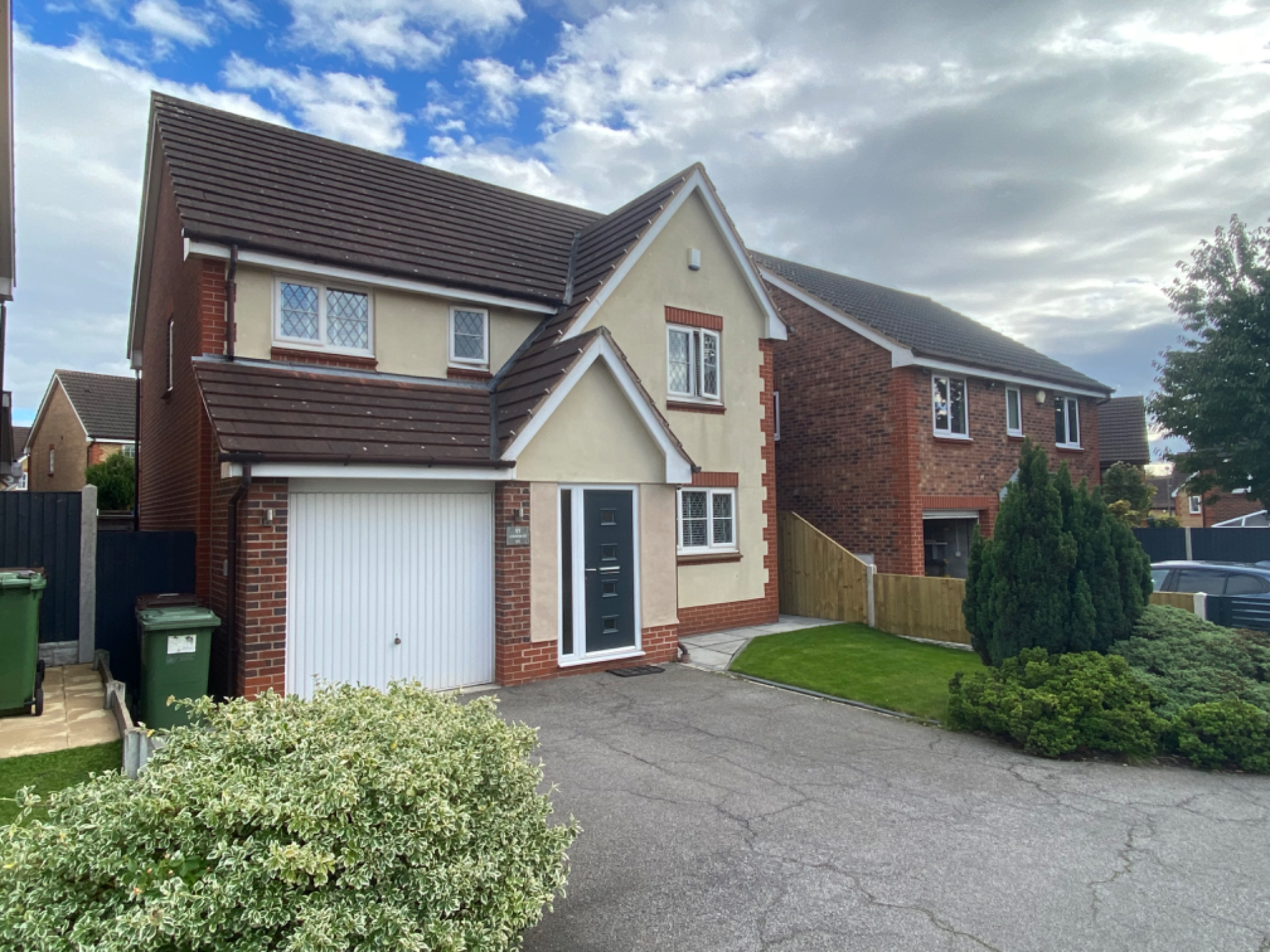 4 bedroom Detached House Ashworth Road, WF8 Property Search Strike