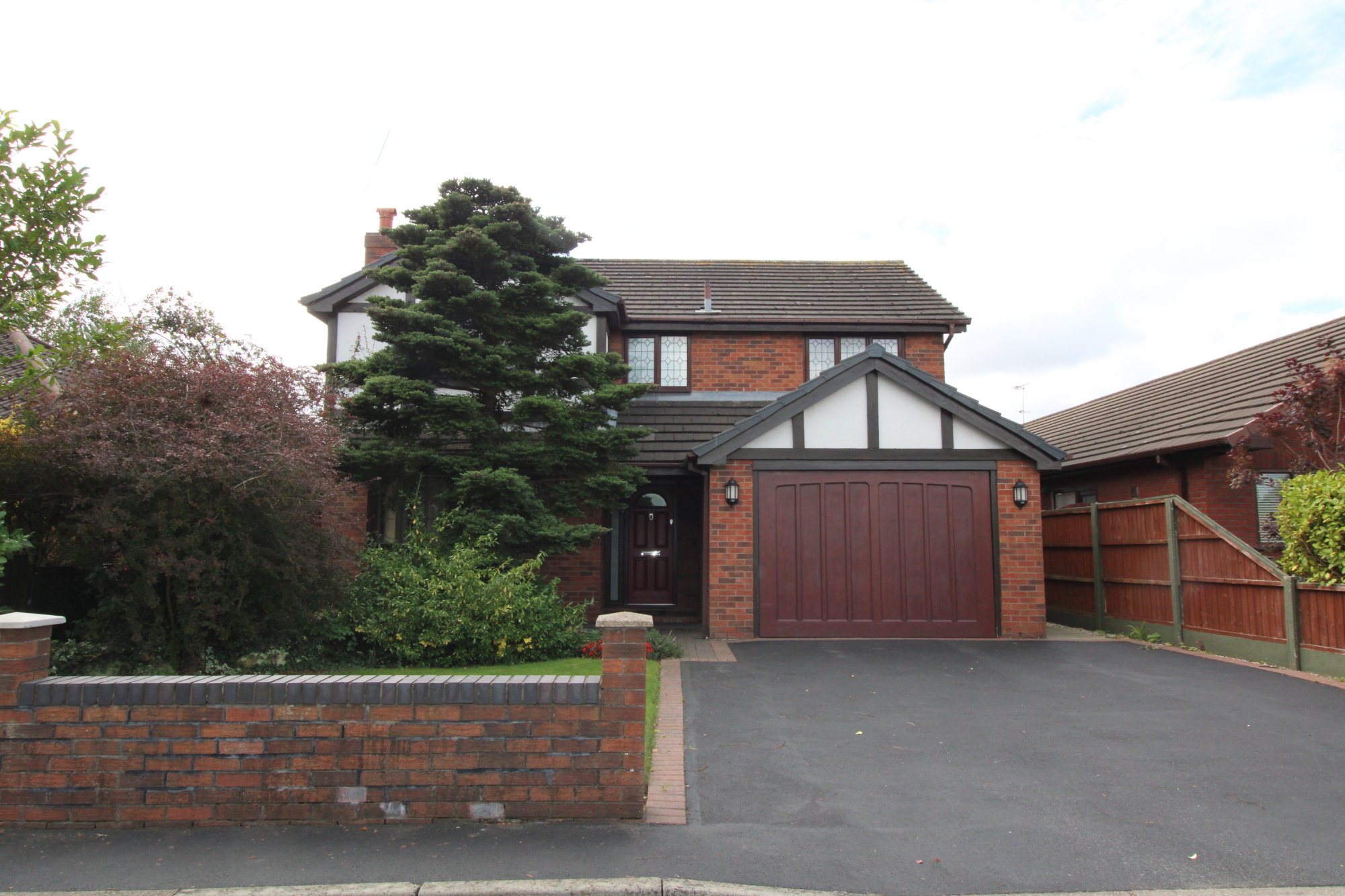 4 bedroom Detached House Norlands Lane, WA8 Property Search Strike