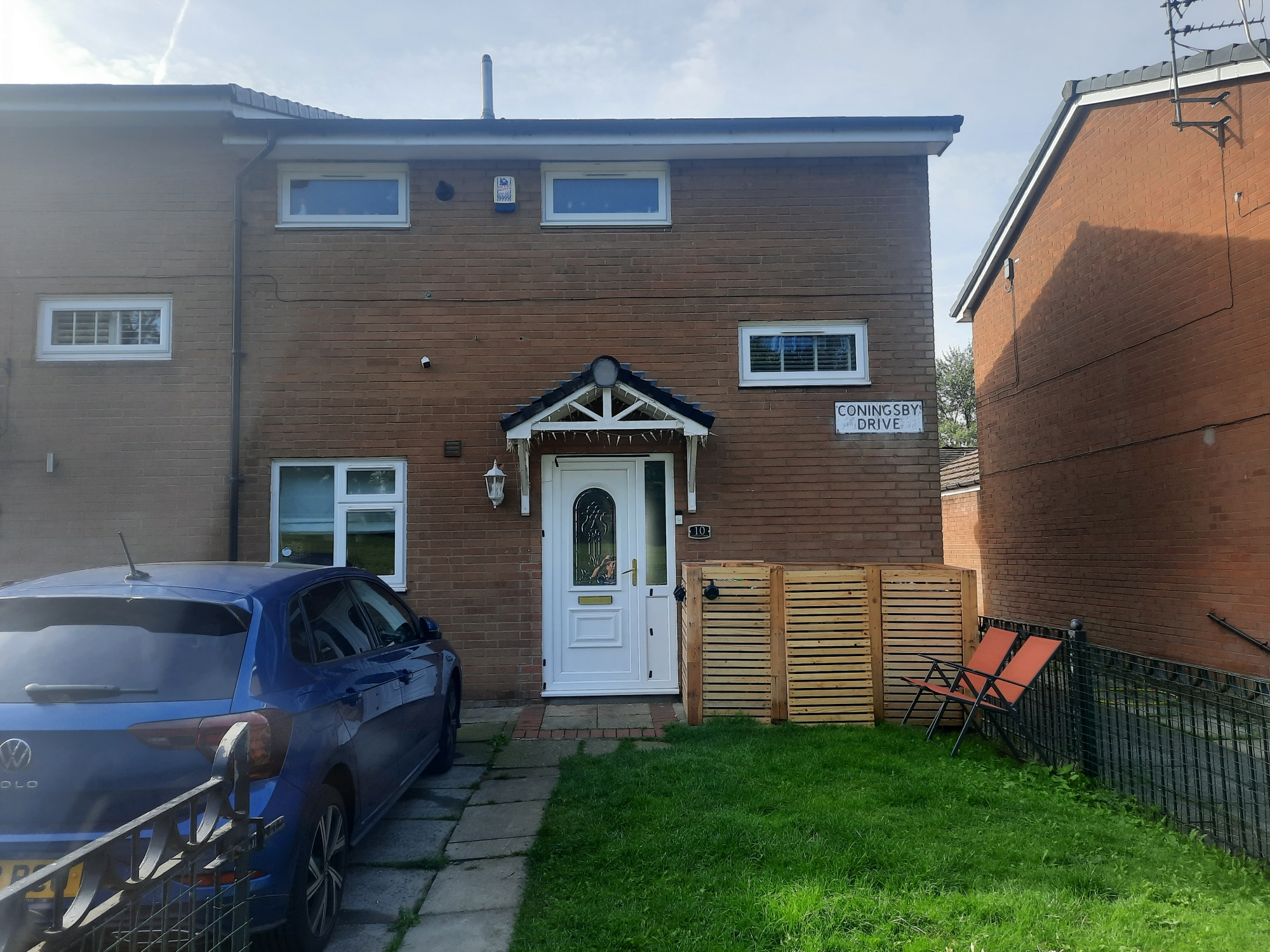 2 bedroom Terraced House Coningsby Drive, M9 Property Search Strike