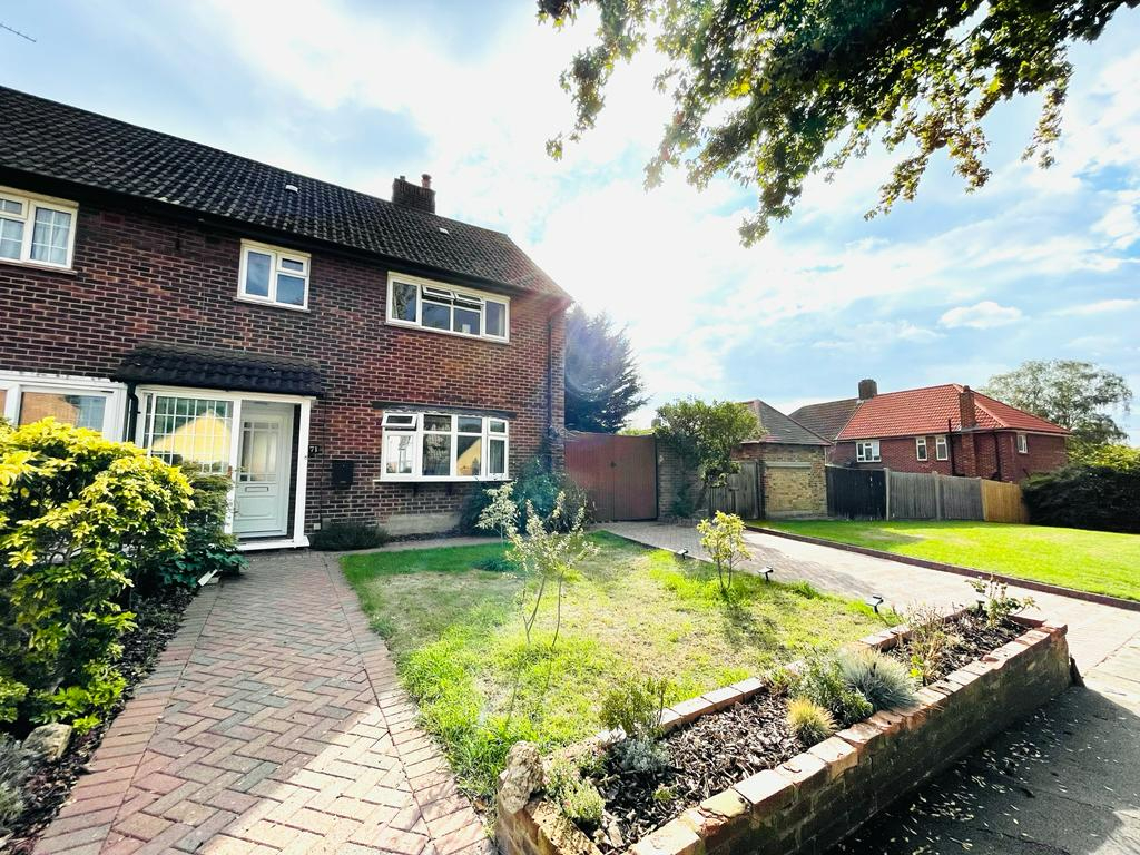 3 bedroom Semidetached House Stansted Crescent, DA5 Property Search Strike