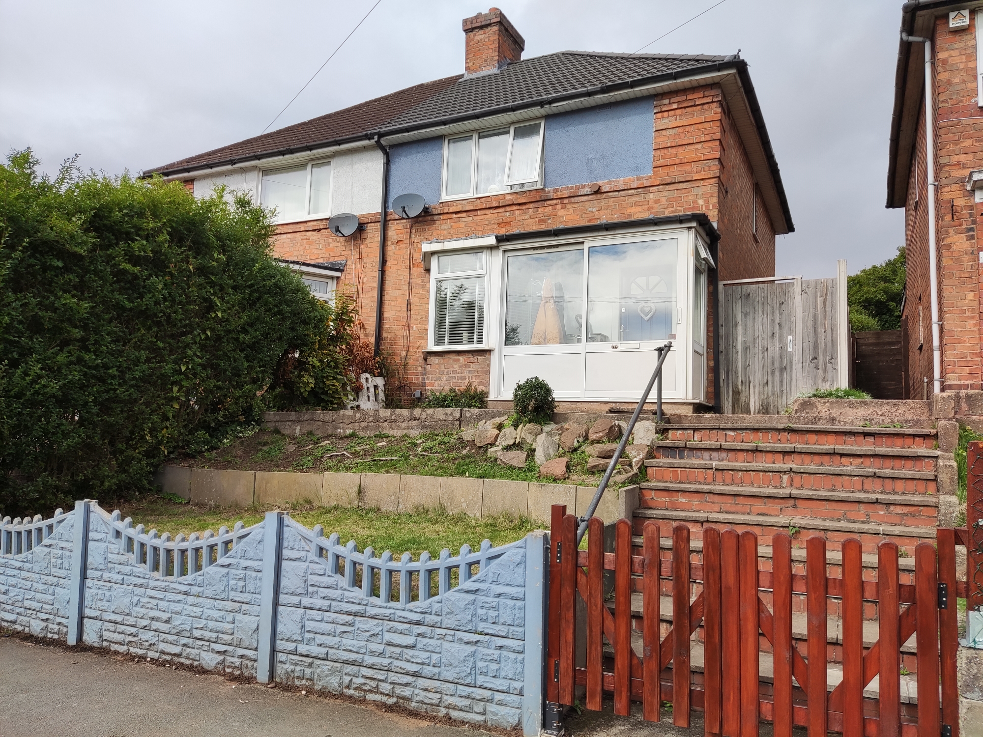 3 bedroom Semidetached House Colindale Road, B44 Property Search