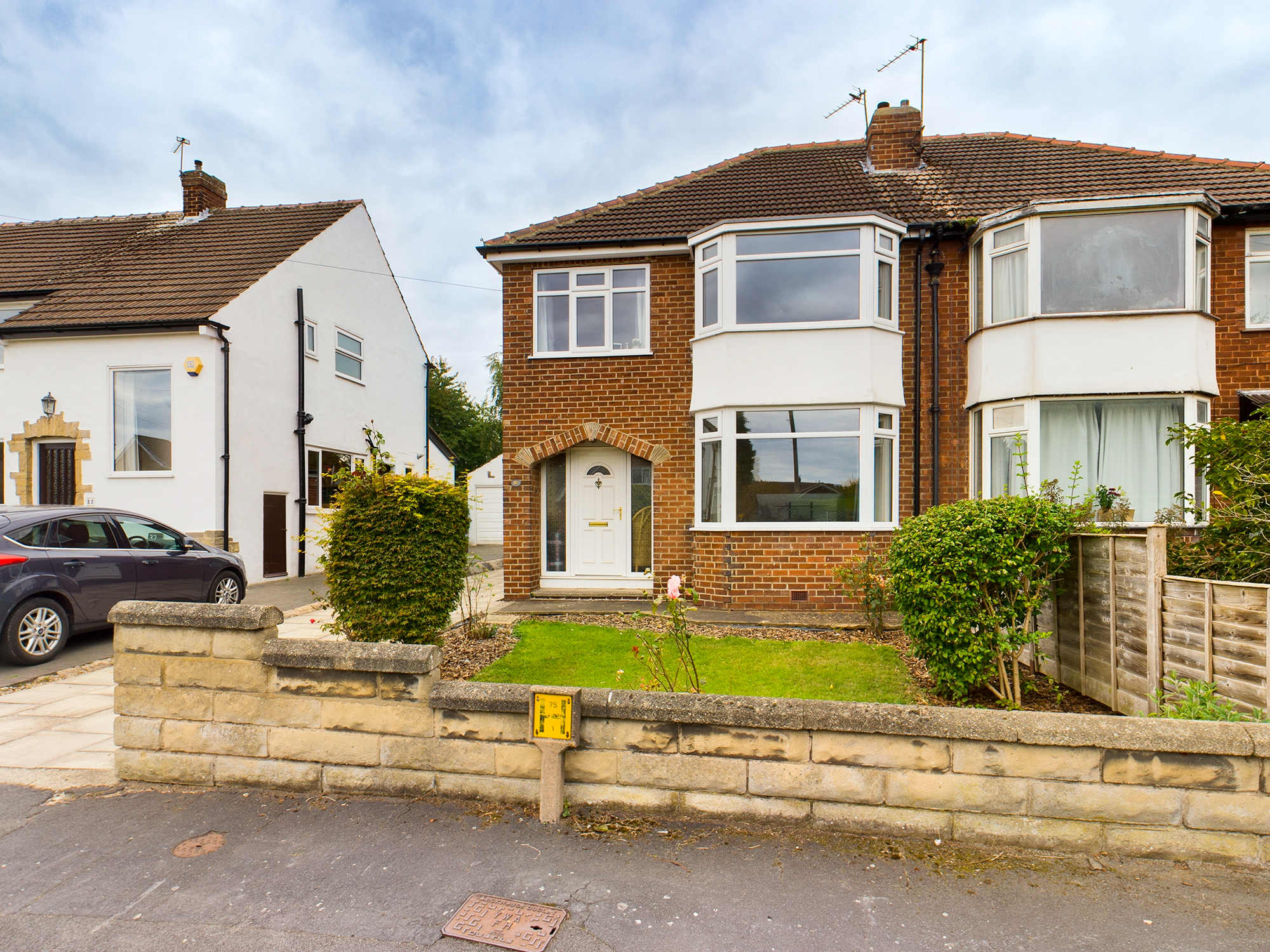 3 bedroom Semidetached House Lowther Drive, LS25 Property Search