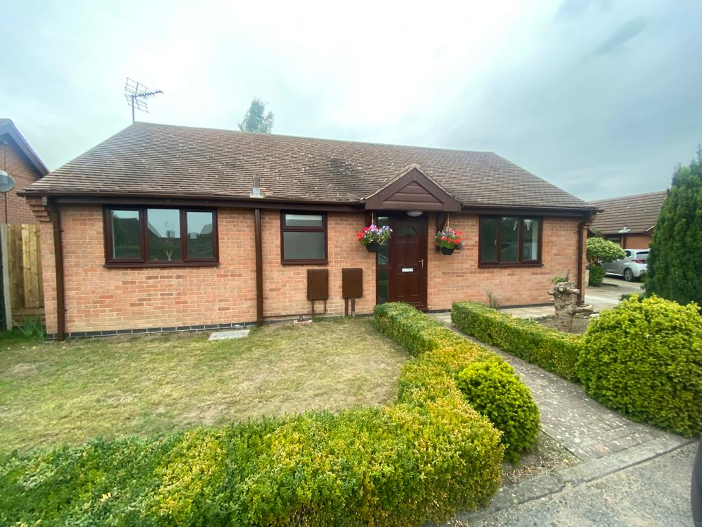 3 bedroom Detached Bungalow Dovedale Close, NG21 Property Search