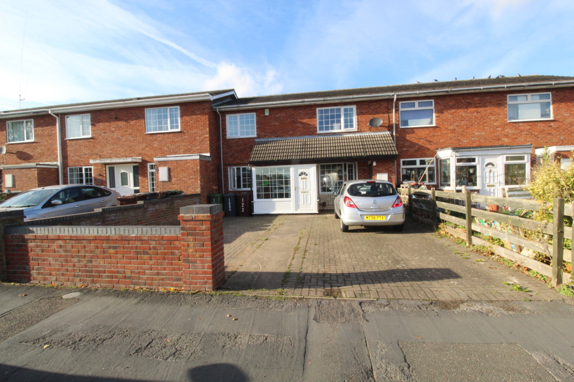 3 bedroom Terraced House Larchwood Crescent, LN6 Property Search