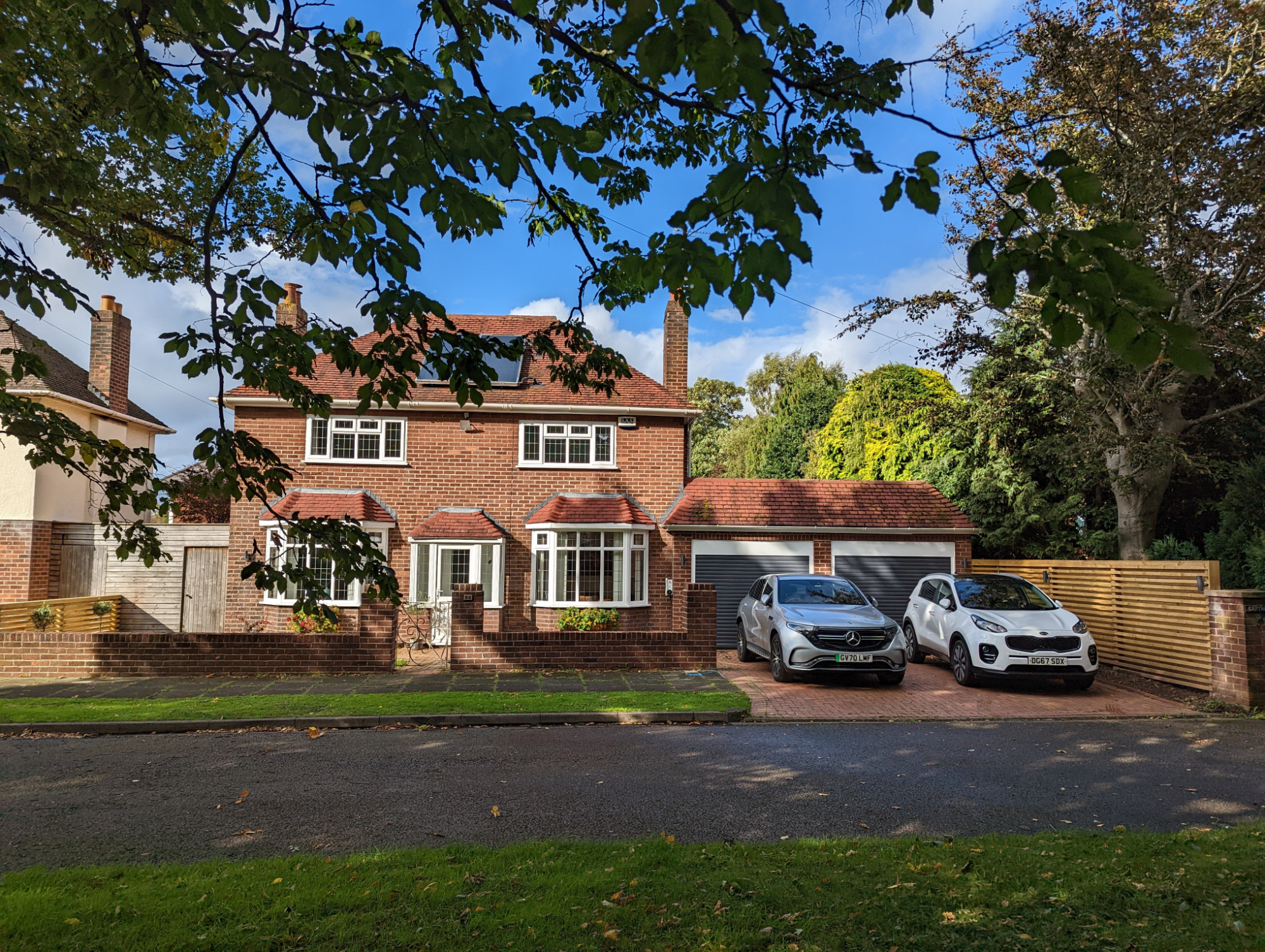 4 bedroom Detached House Ledsham Road, CH66 Property Search Strike