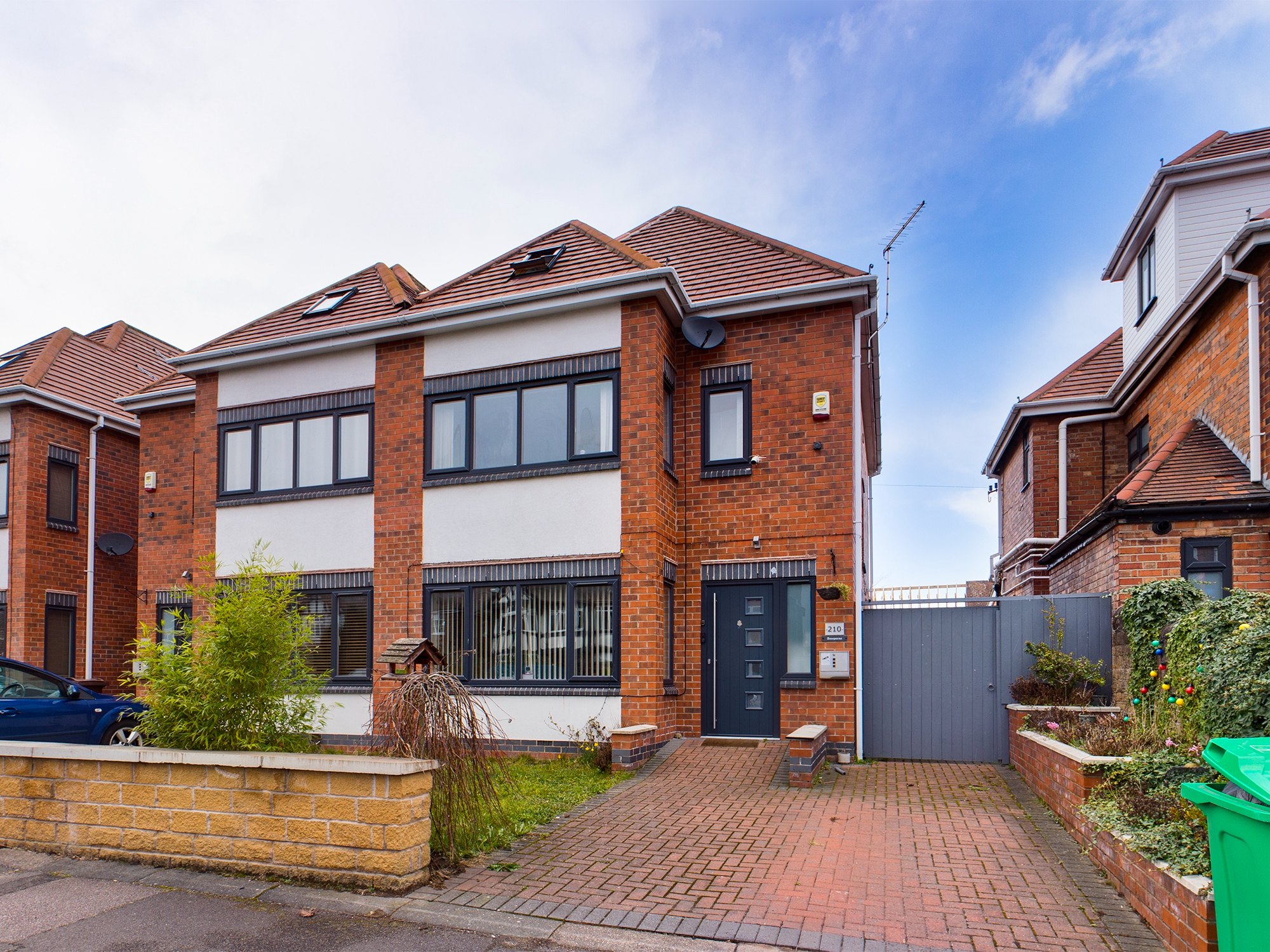 5 bedroom Semidetached House Wollaton Road, NG8 Property Search