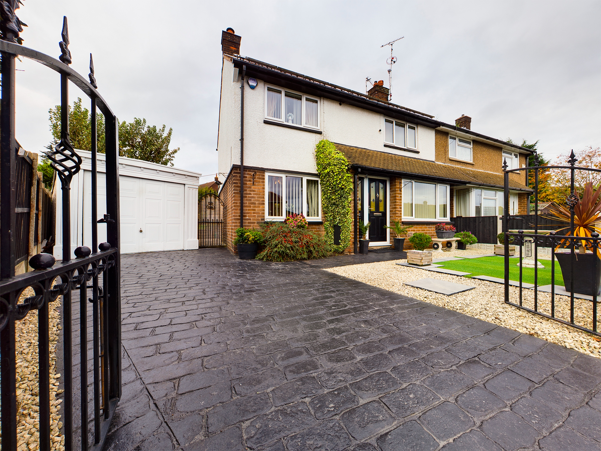 3 bedroom Semidetached House Ladybrook Lane, NG18 Property Search