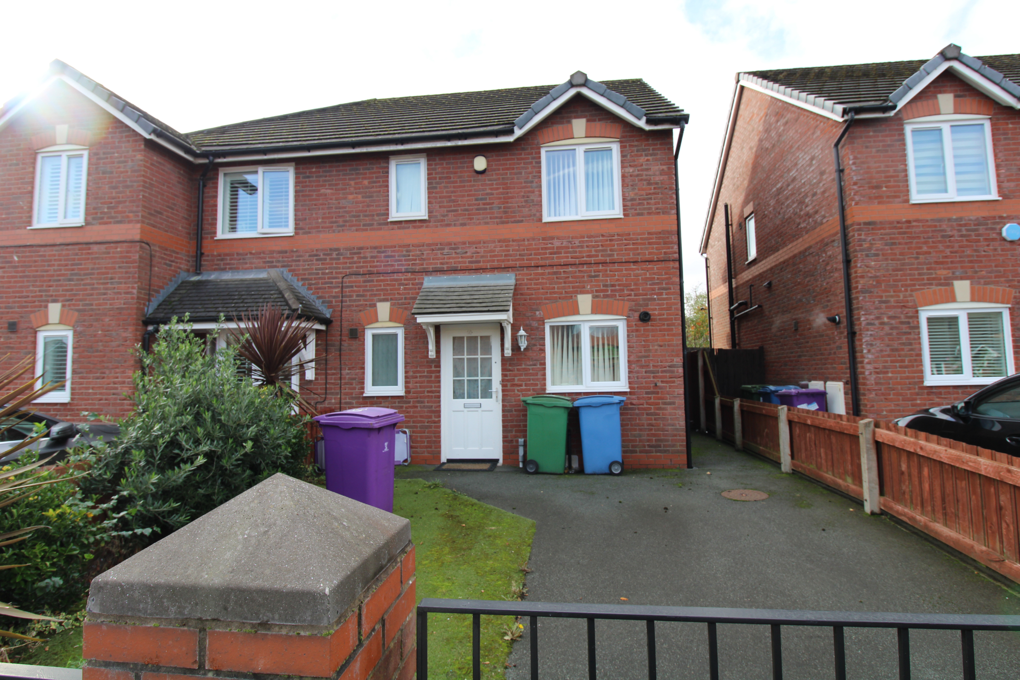 3 bedroom Semidetached House Wellgreen Road, L25 Property Search