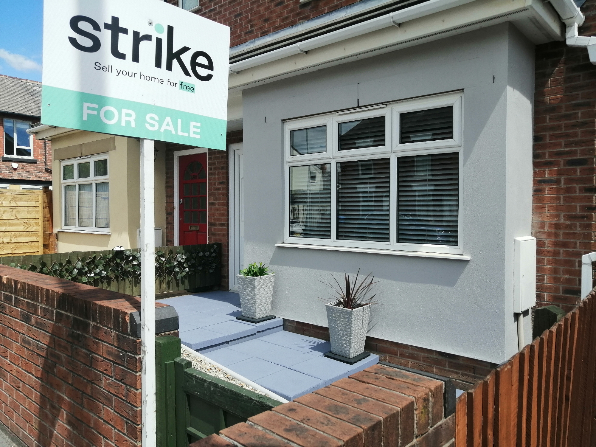 2 bedroom Semidetached House Gorton Road, SK5 Property Search Strike