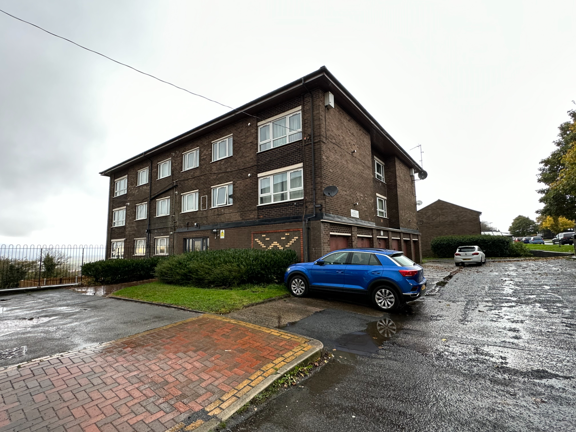 2 bedroom Flat Longfellow Crescent, OL1 Property Search Strike