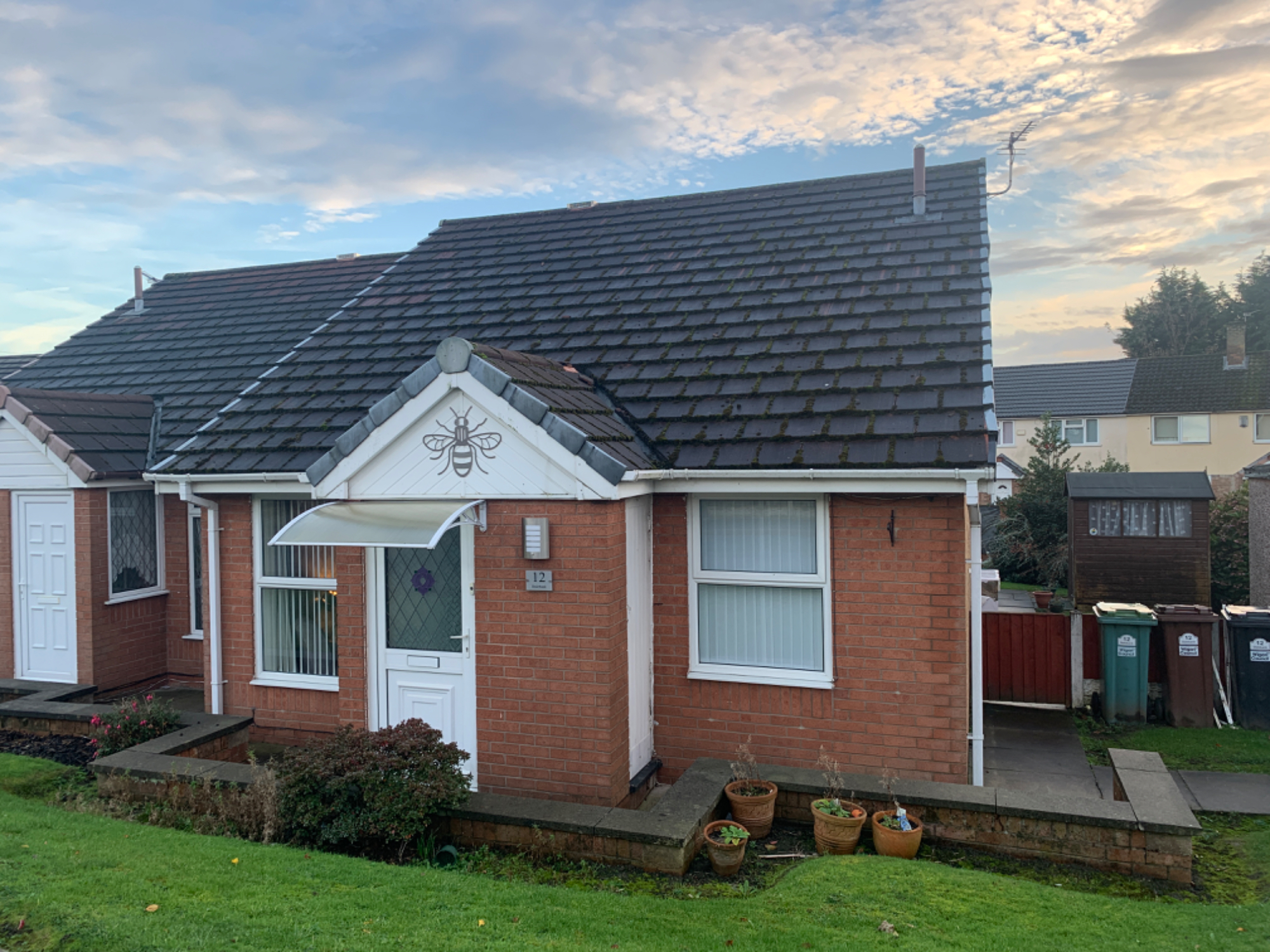 2 bedroom Bungalow Dalebank, M46 Property Search Strike