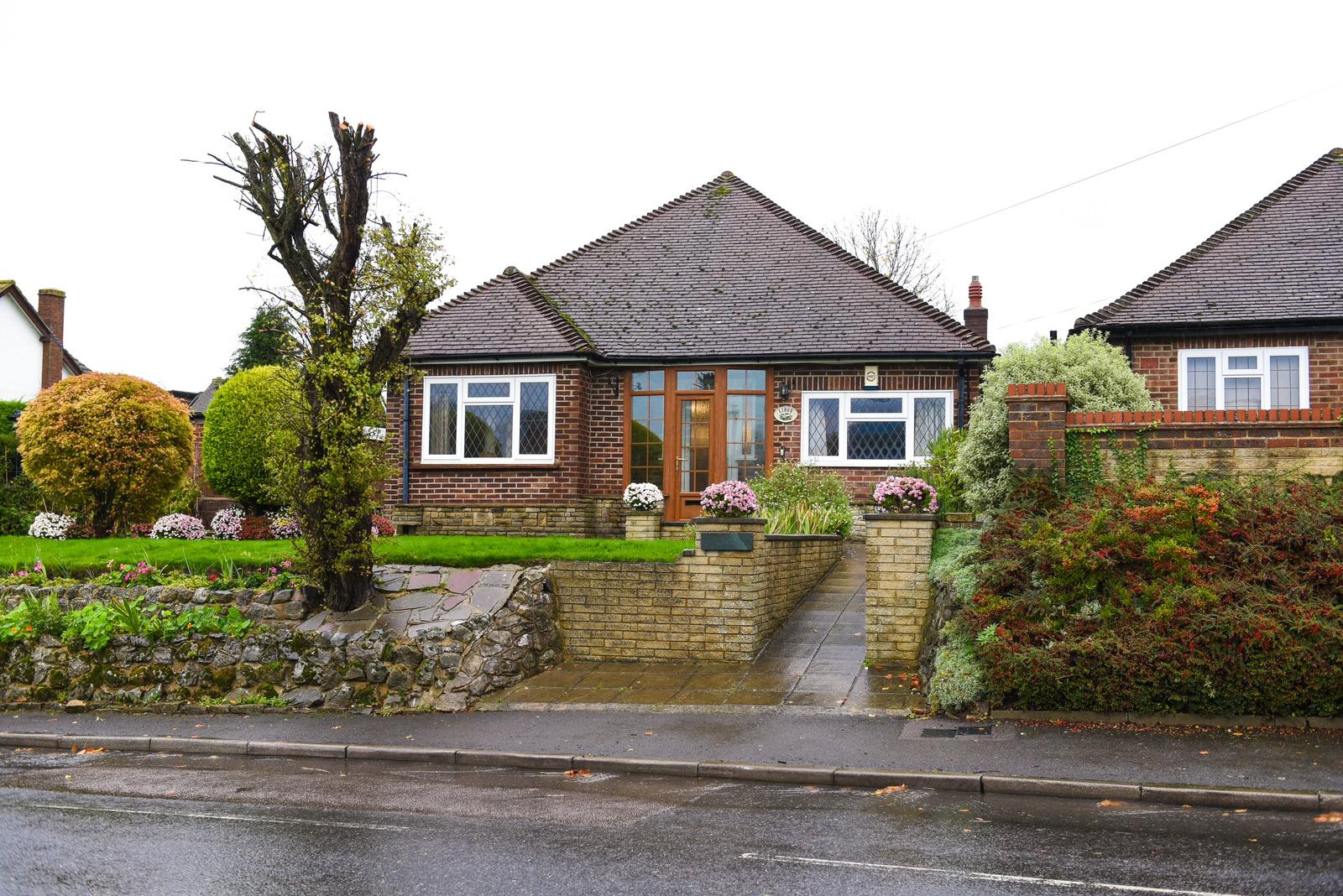 3 bedroom Bungalow Chelsfield Lane, BR6 Property Search Strike