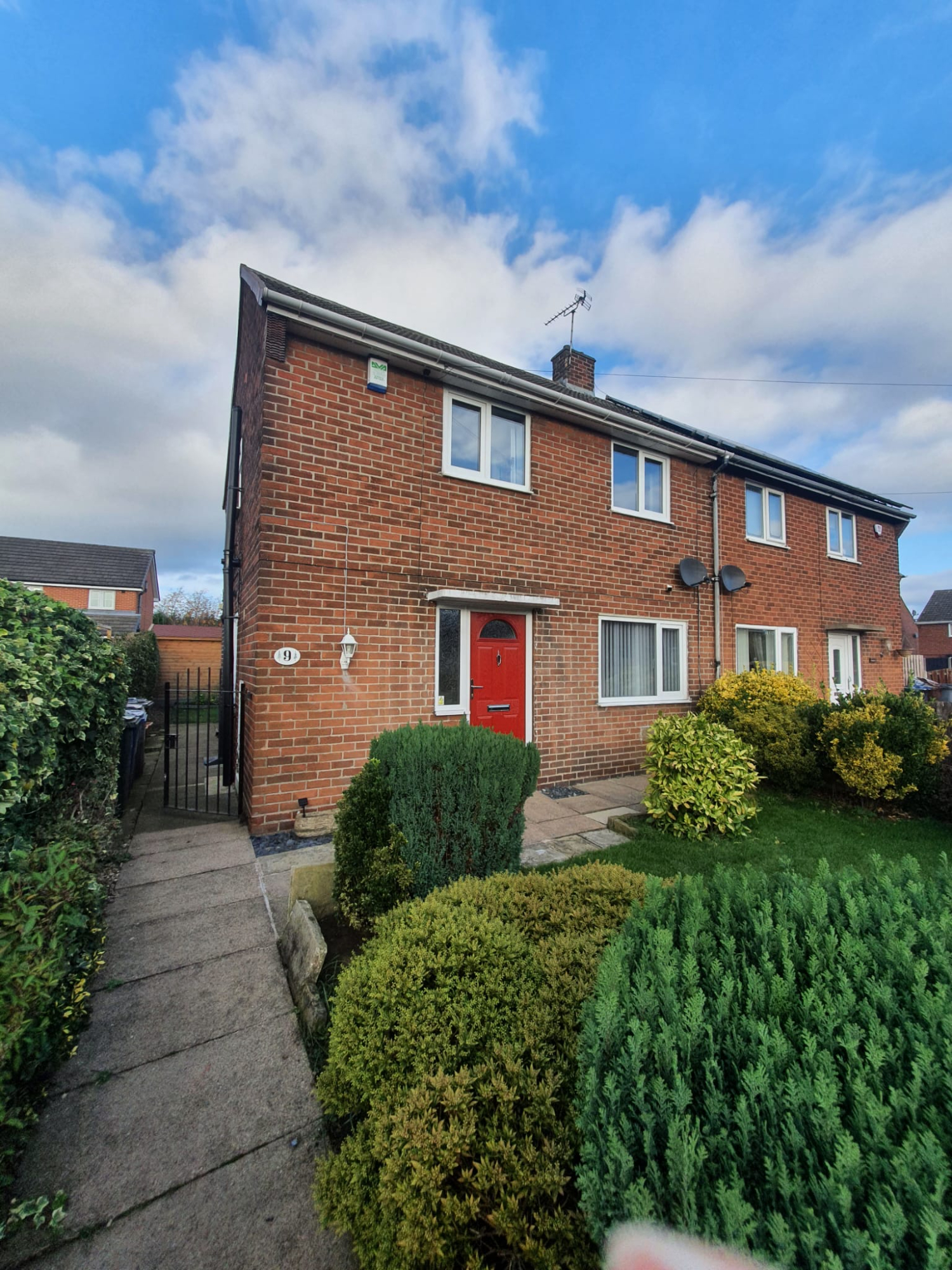 3 bedroom Semidetached House Woodhead Drive, Blacker Hill, S74