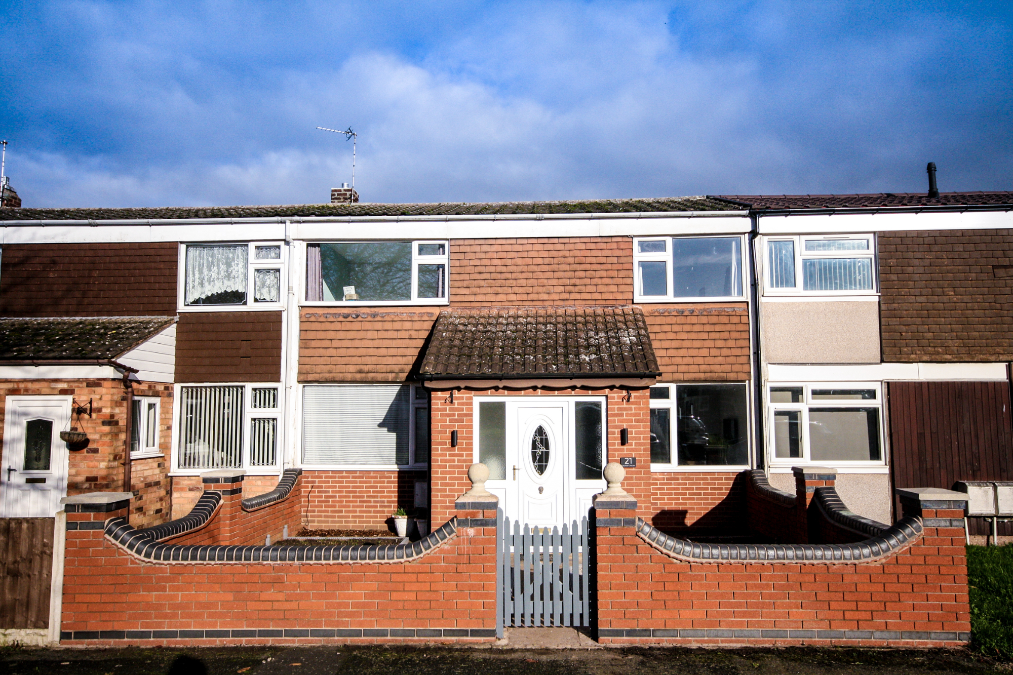 3 bedroom Terraced House Leicester Crescent, CV9 Property Search