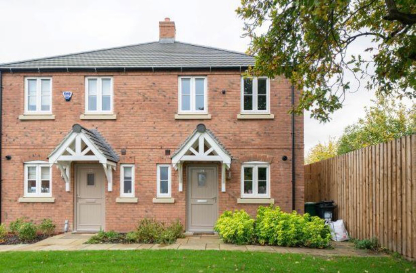 2 bedroom Semidetached House Hewitt Road, CV35 Property Search