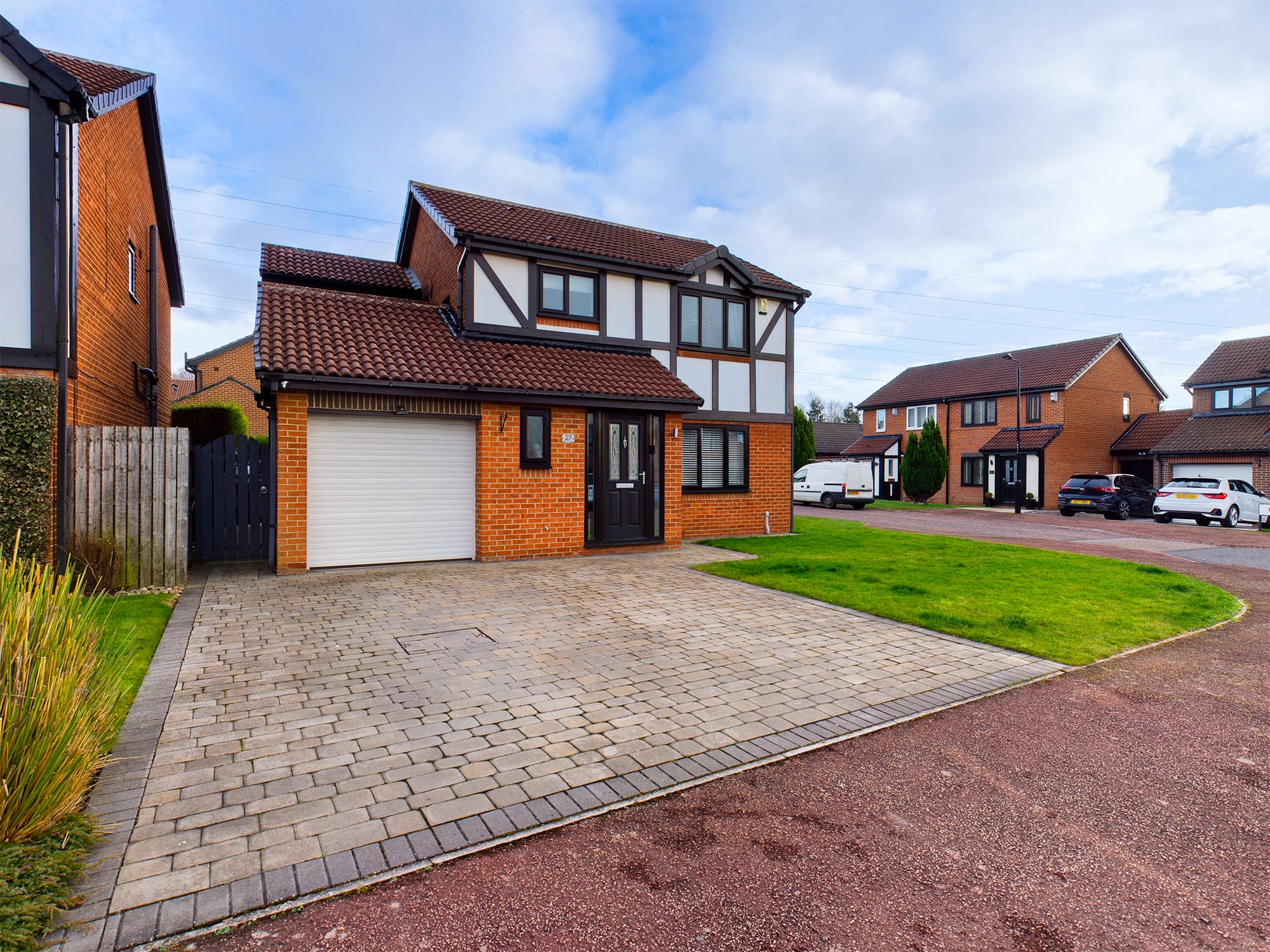 3 bedroom Detached House Queensbury Drive, NE15 Property Search
