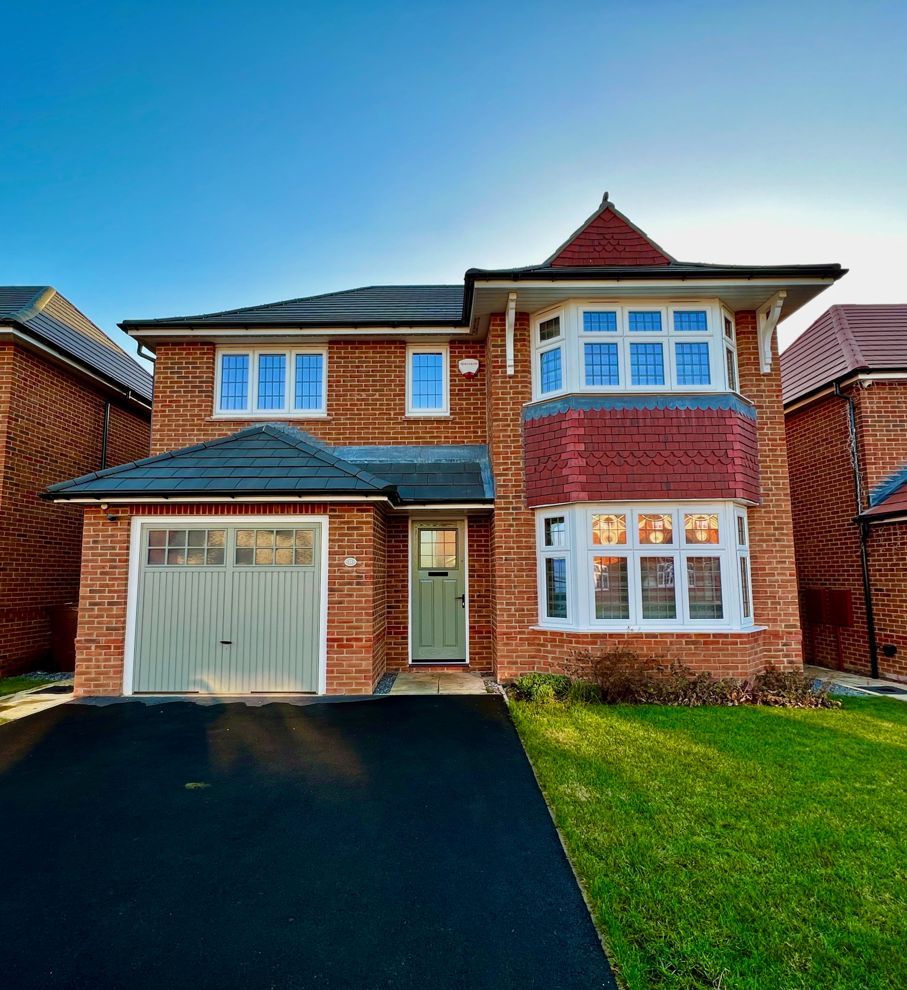 3 bedroom Detached House Ashbourne Avenue, LS15 Property Search