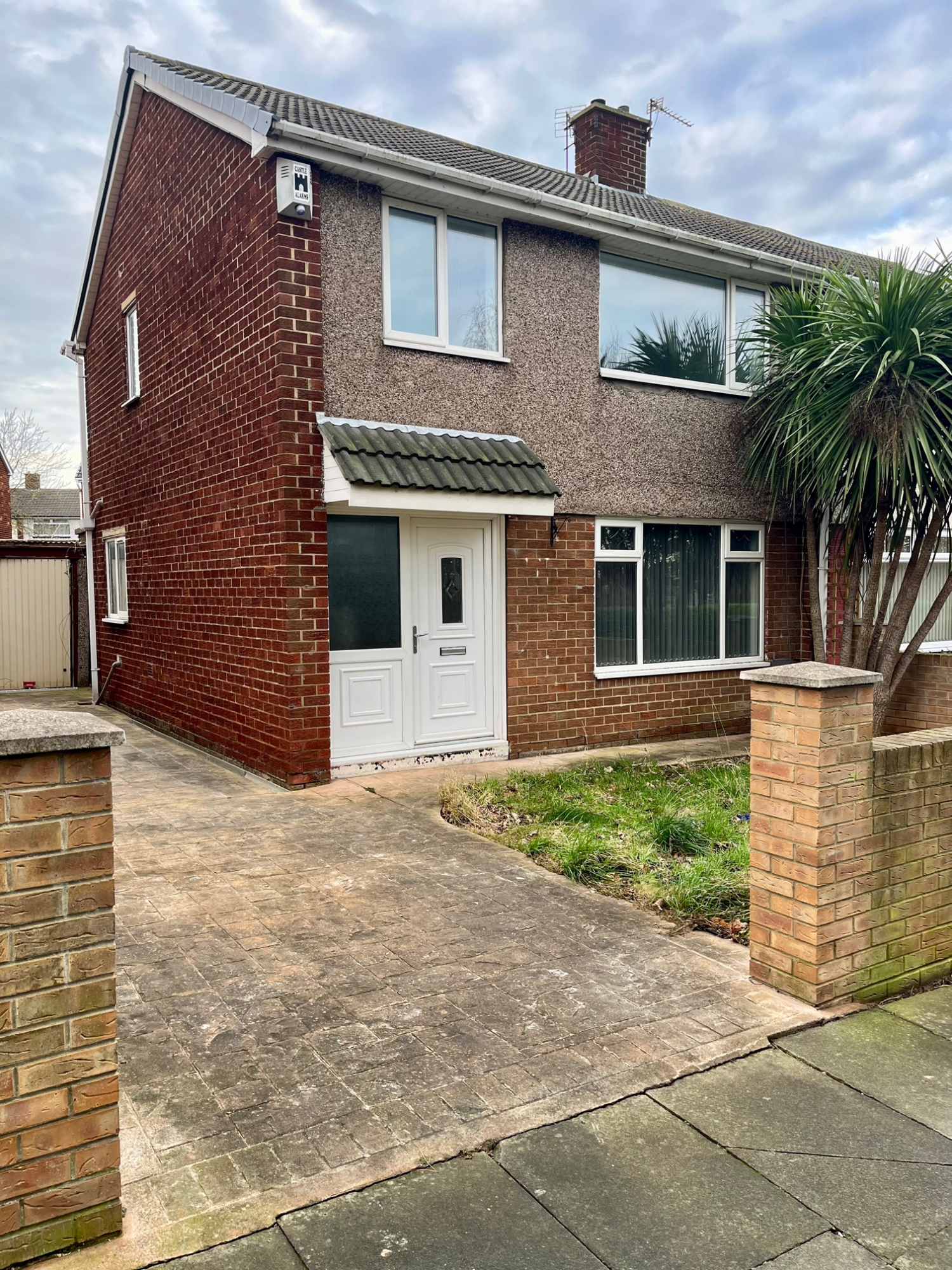 3 bedroom Semidetached House Roseberry Crescent, TS6 Property