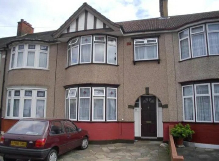 3 bedroom Terraced House Conway Crescent, RM6 Property Search Strike