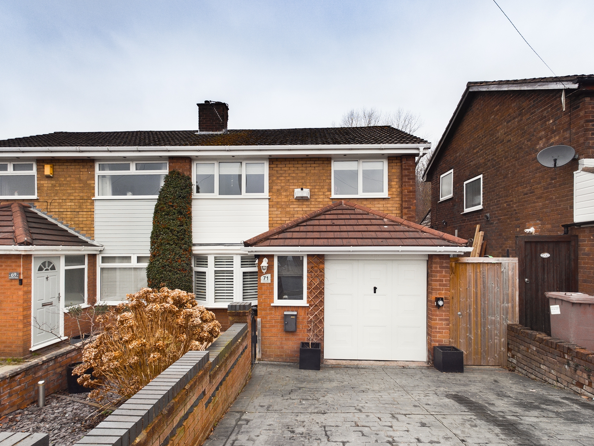 3 bedroom Semidetached House Hinckley Road, WA11 Property Search