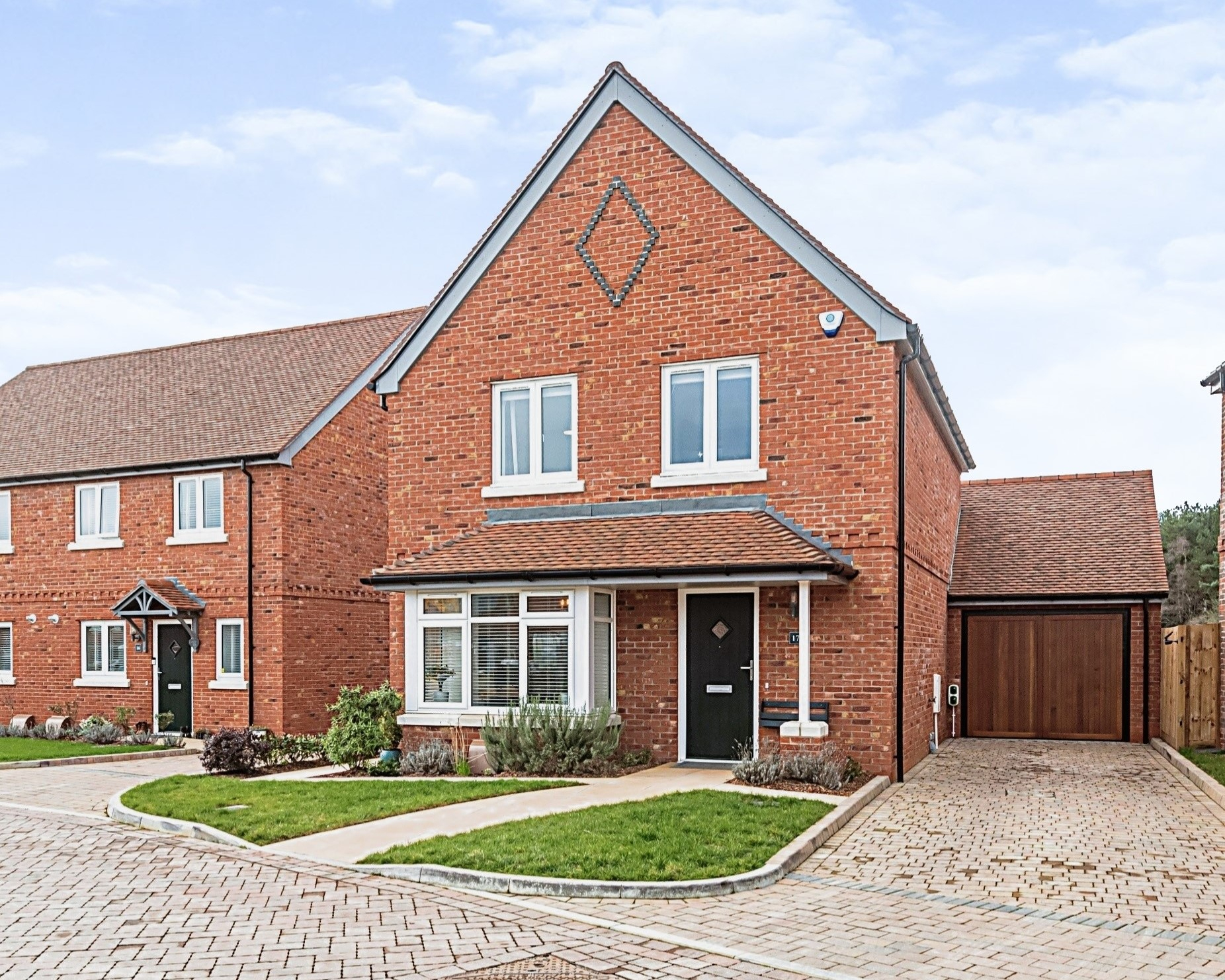 3 bedroom Detached House Stoneham Park, RG31 Property Search Strike